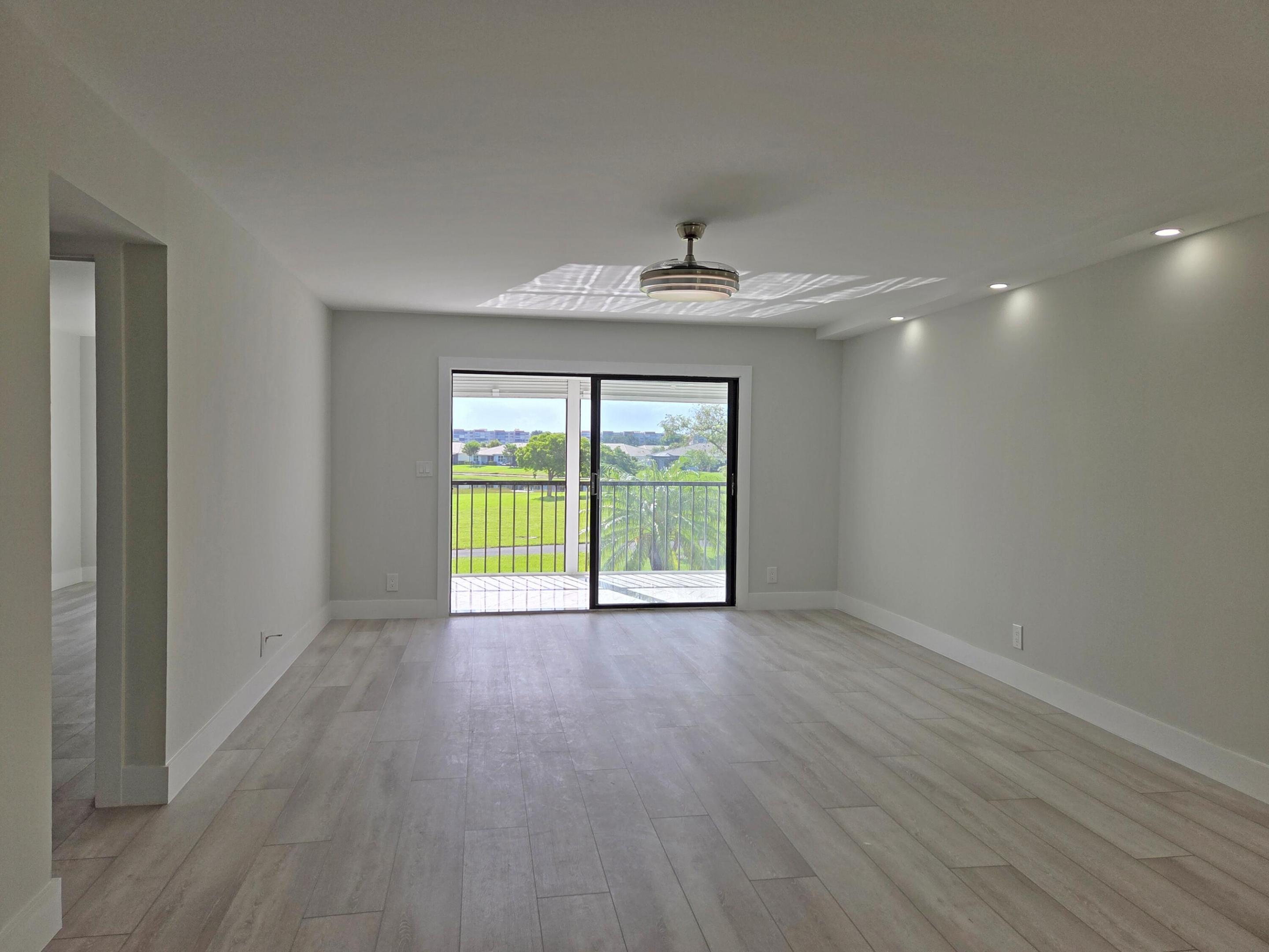 HUNTINGTON LAKES SEC THREE CONDOS - Residential