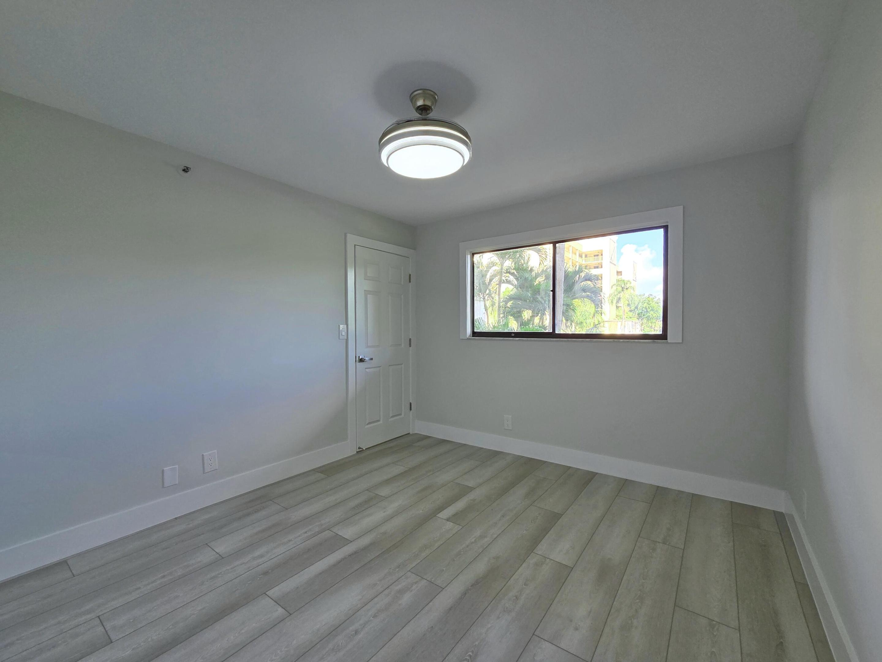 HUNTINGTON LAKES SEC THREE CONDOS - Residential