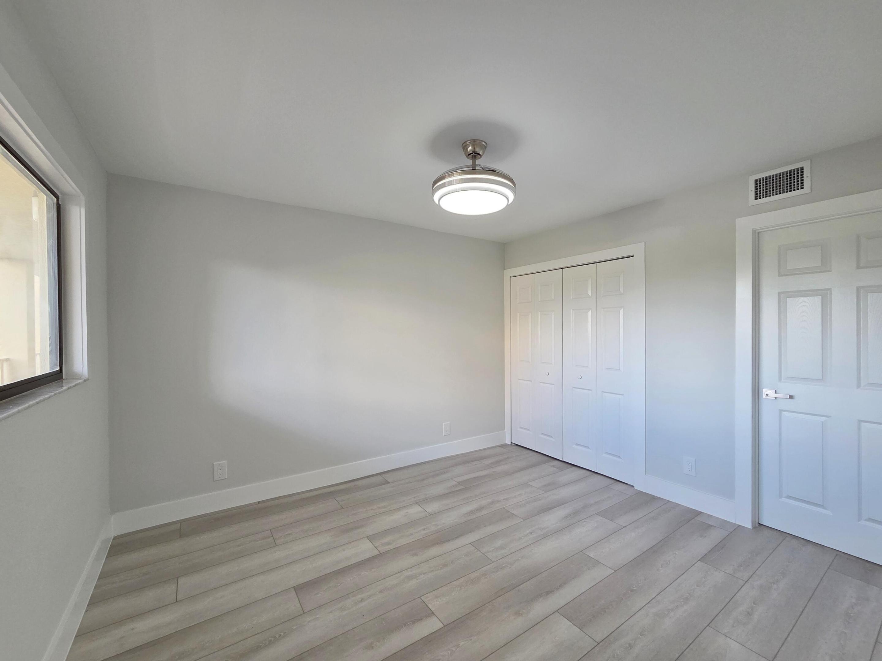 HUNTINGTON LAKES SEC THREE CONDOS - Residential