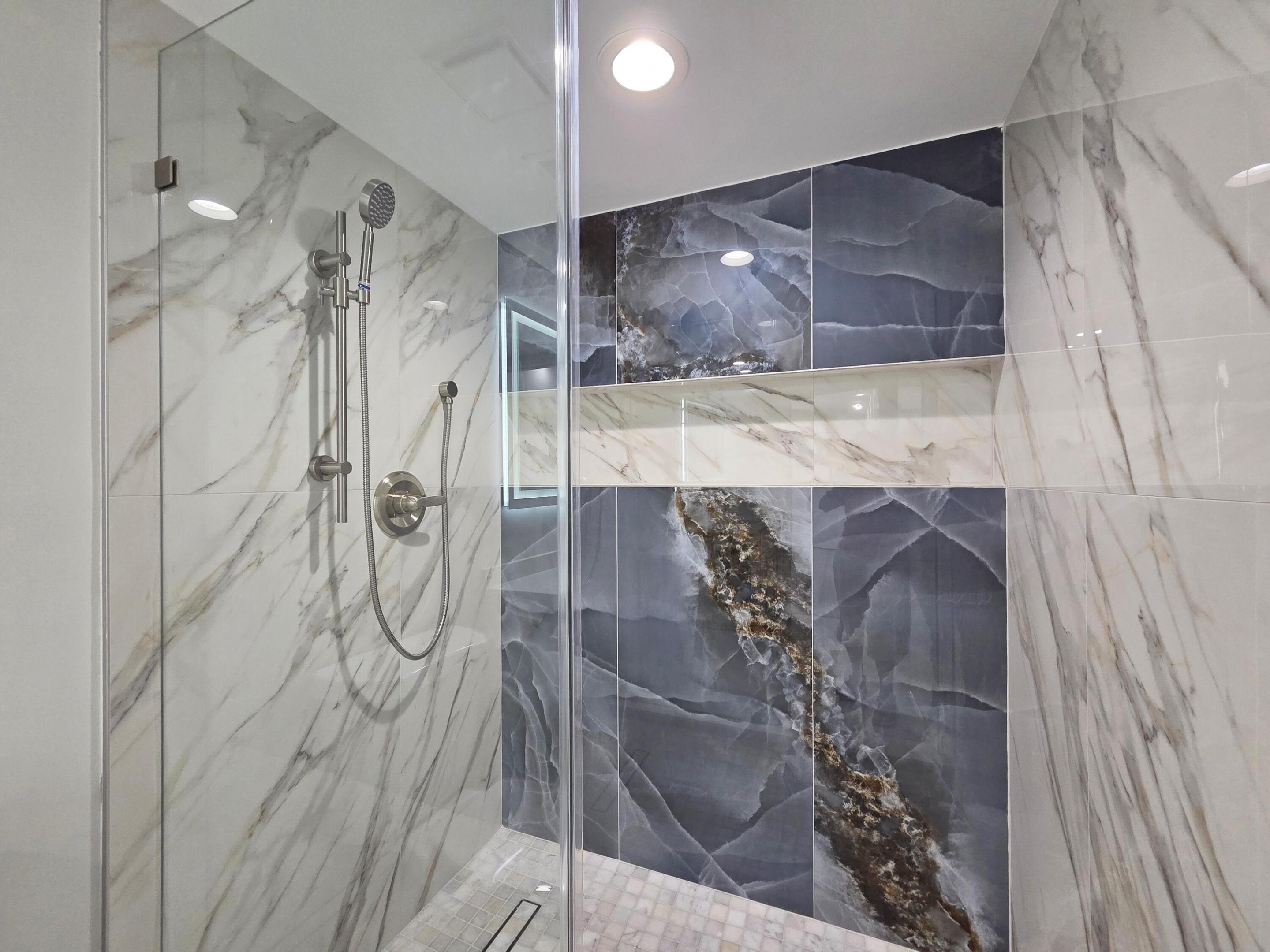 HUNTINGTON LAKES SEC THREE CONDOS - Residential