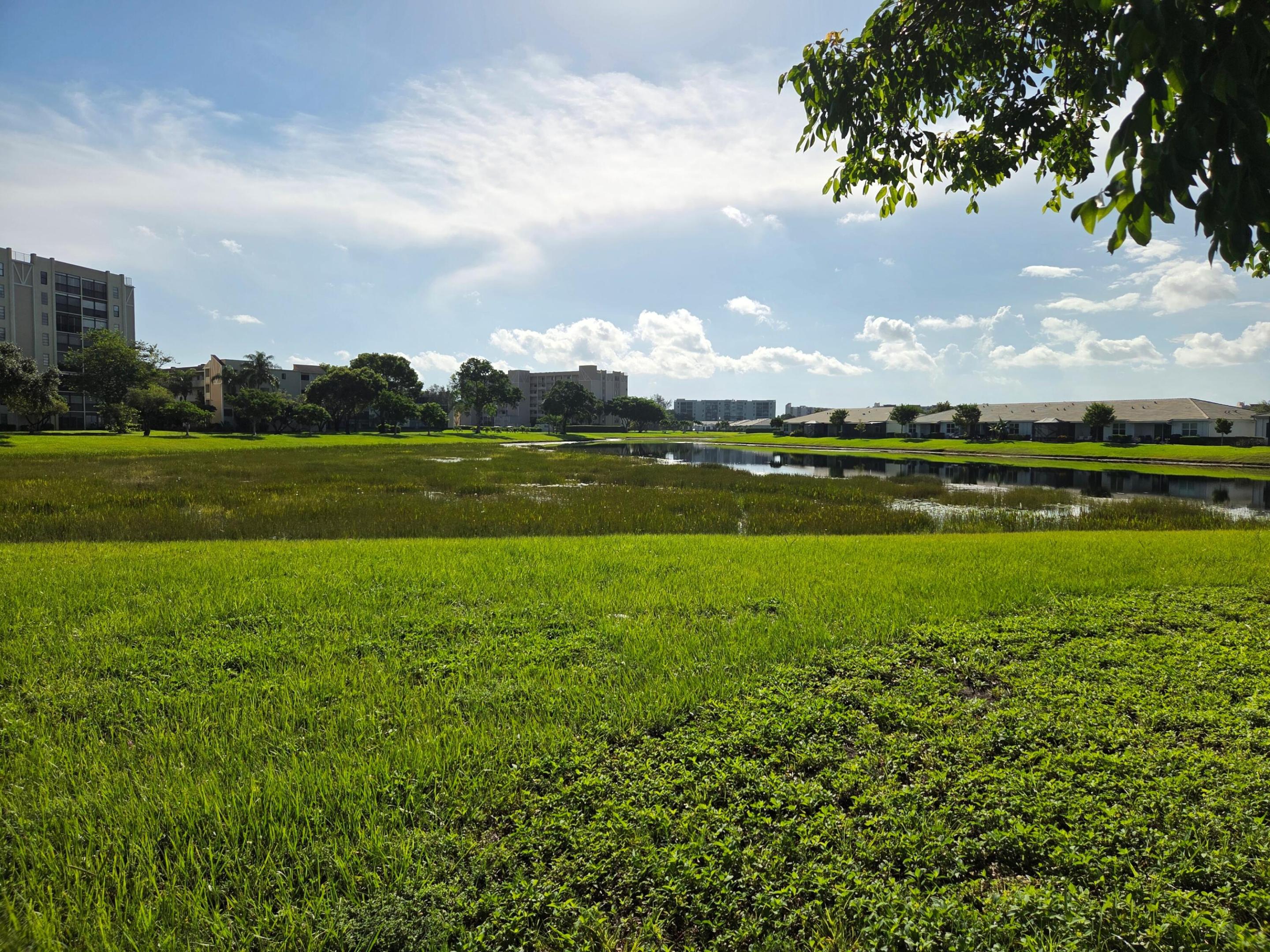 HUNTINGTON LAKES SEC THREE CONDOS - Residential