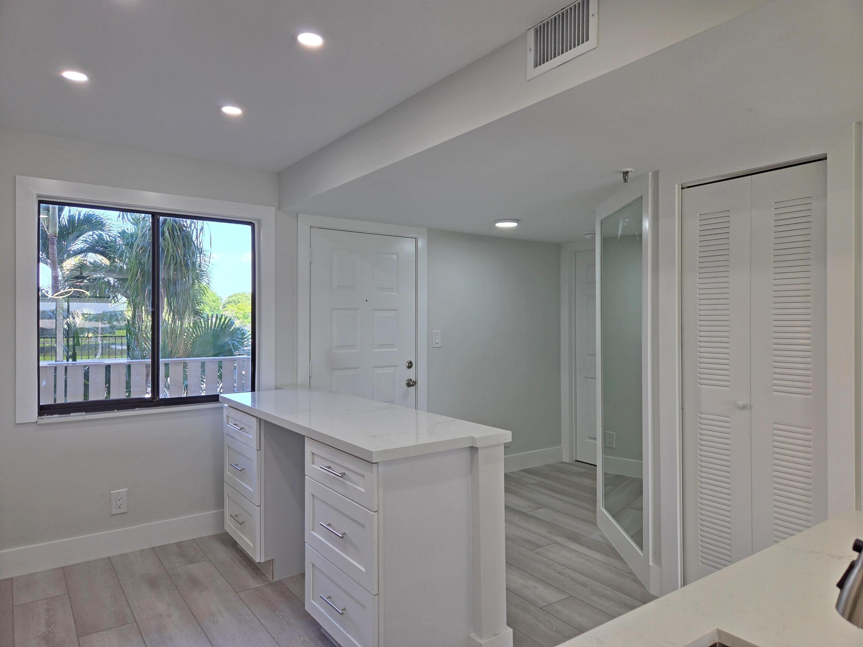 HUNTINGTON LAKES SEC THREE CONDOS - Residential
