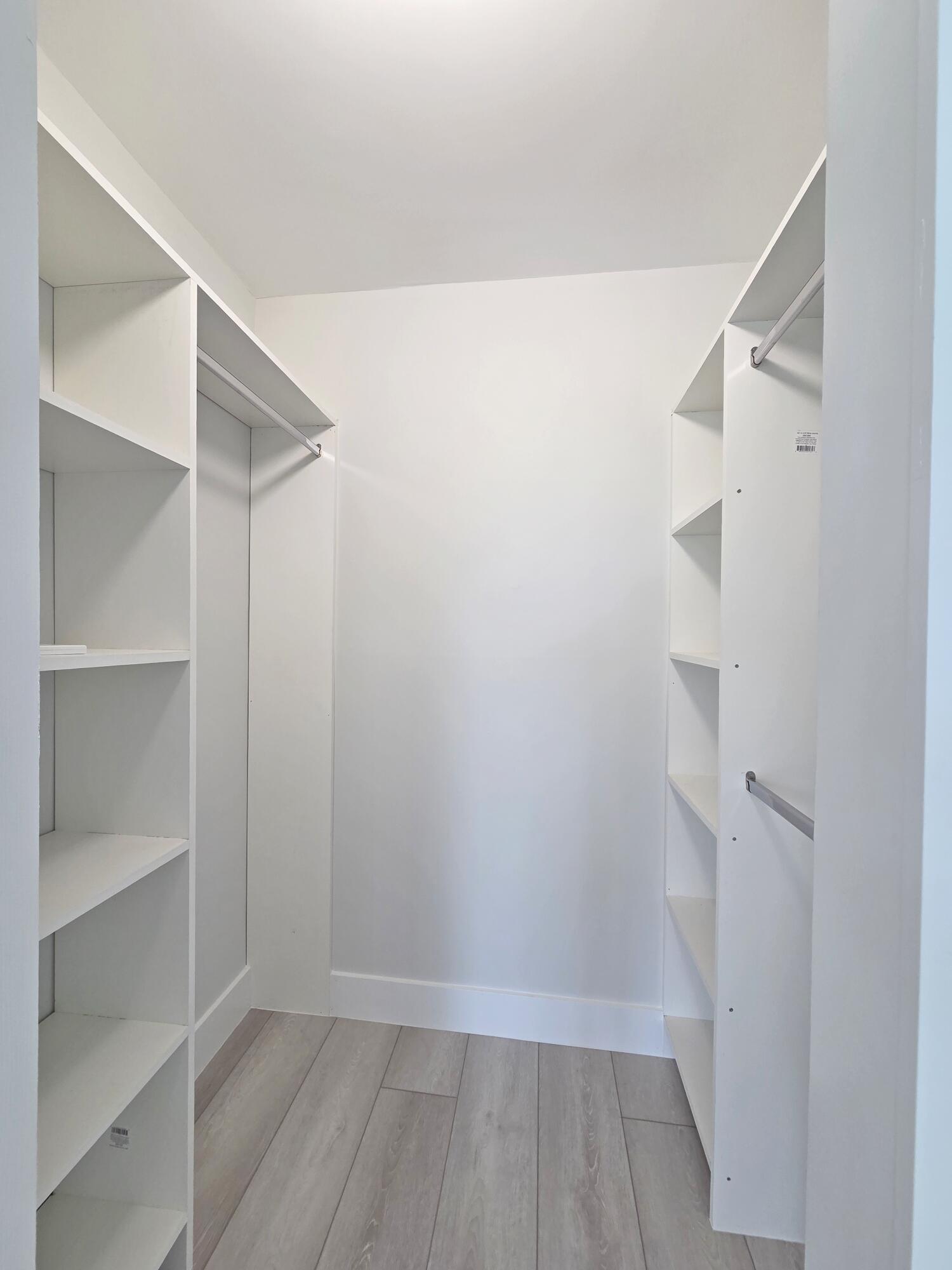 HUNTINGTON LAKES SEC THREE CONDOS - Residential