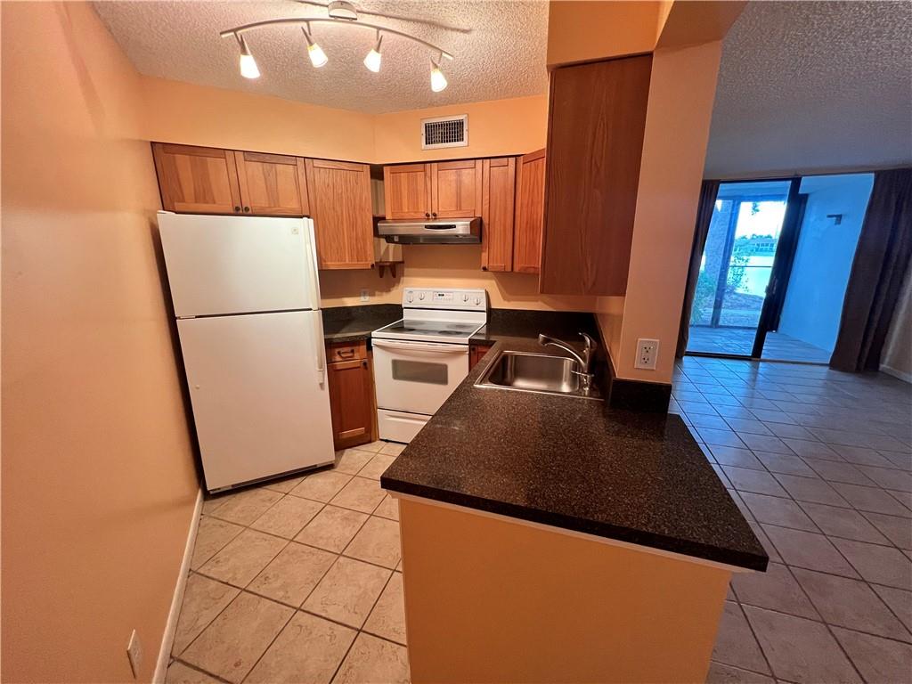 LAKE POINTE 7 CONDO - Residential