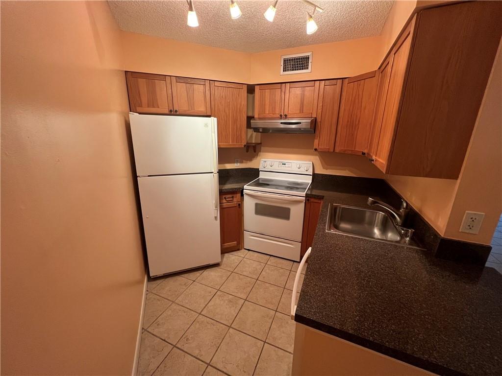 LAKE POINTE 7 CONDO - Residential