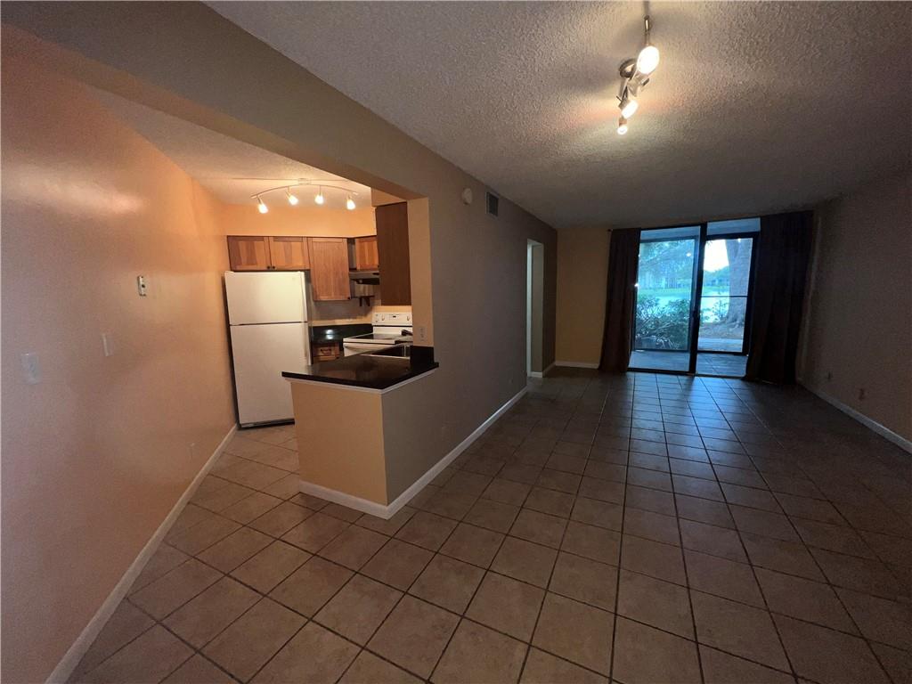 LAKE POINTE 7 CONDO - Residential