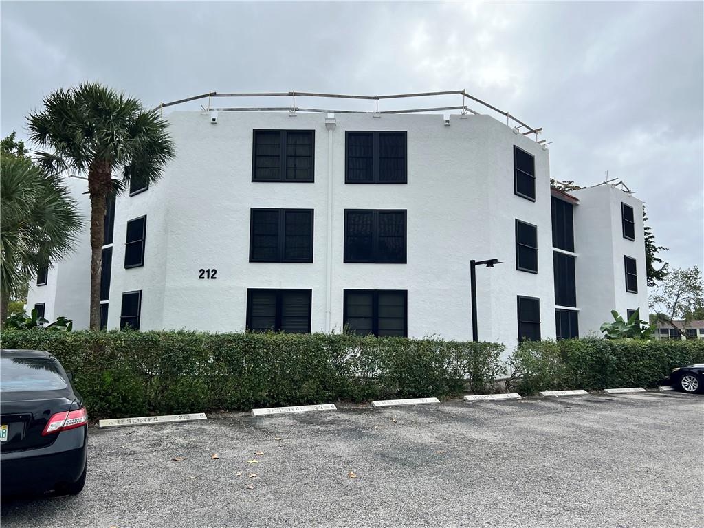 LAKE POINTE 7 CONDO - Residential