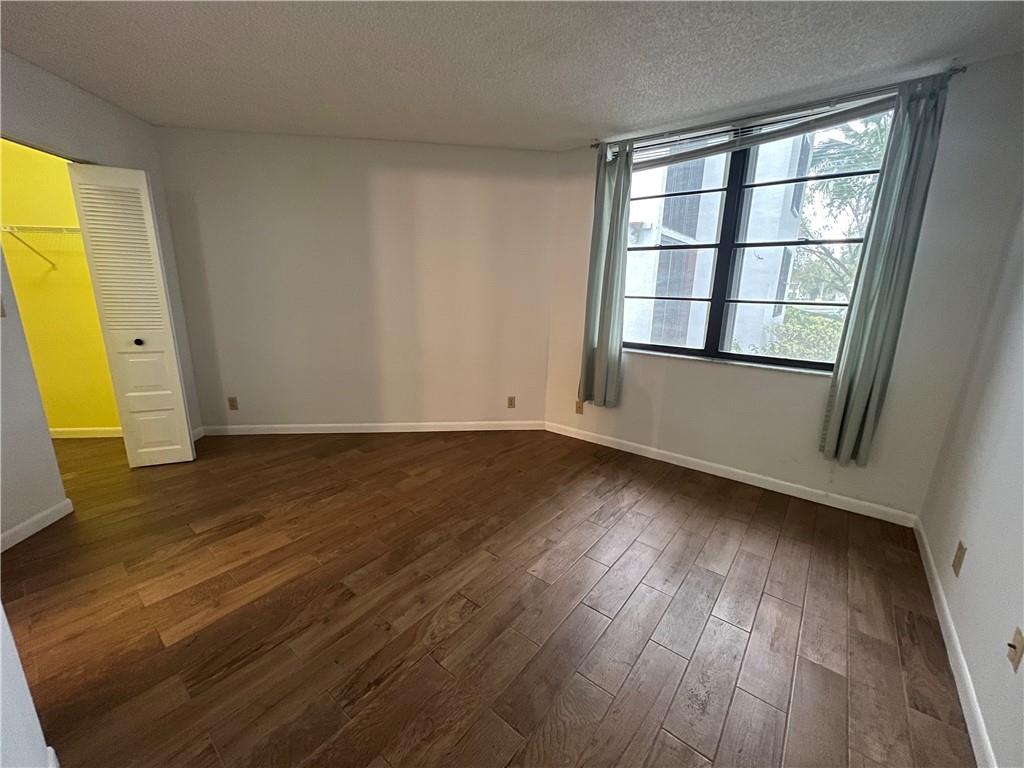 LAKE POINTE 7 CONDO - Residential