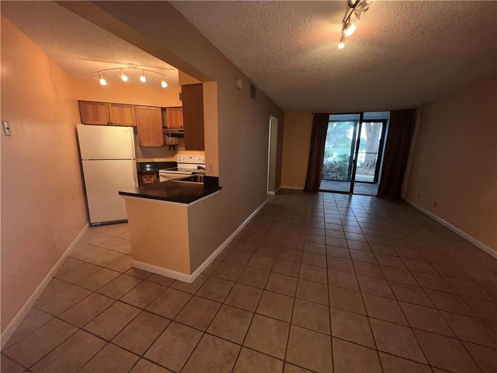 LAKE POINTE 7 CONDO - Residential