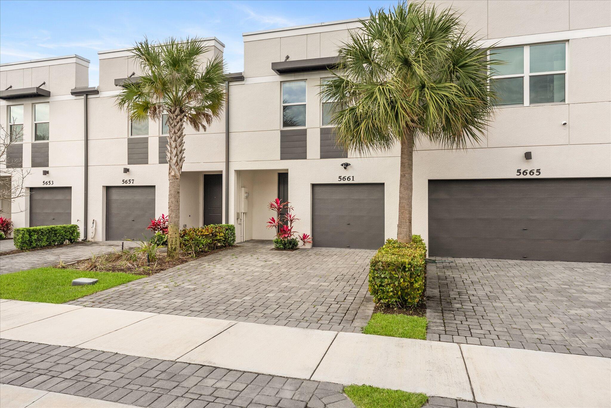 ENCLAVE AT MANGONIA PARK - Residential
