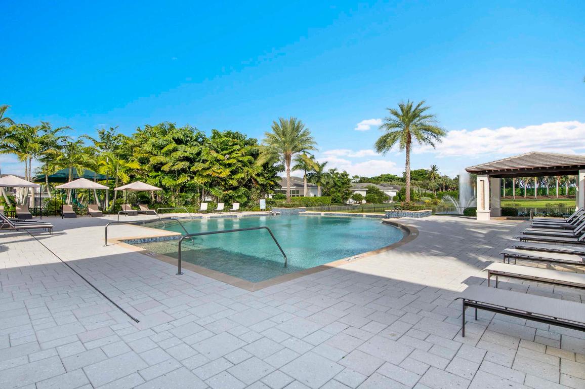 ROYAL PALM POLO - Residential
