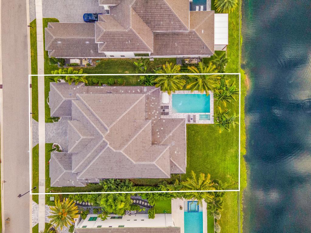 ROYAL PALM POLO - Residential
