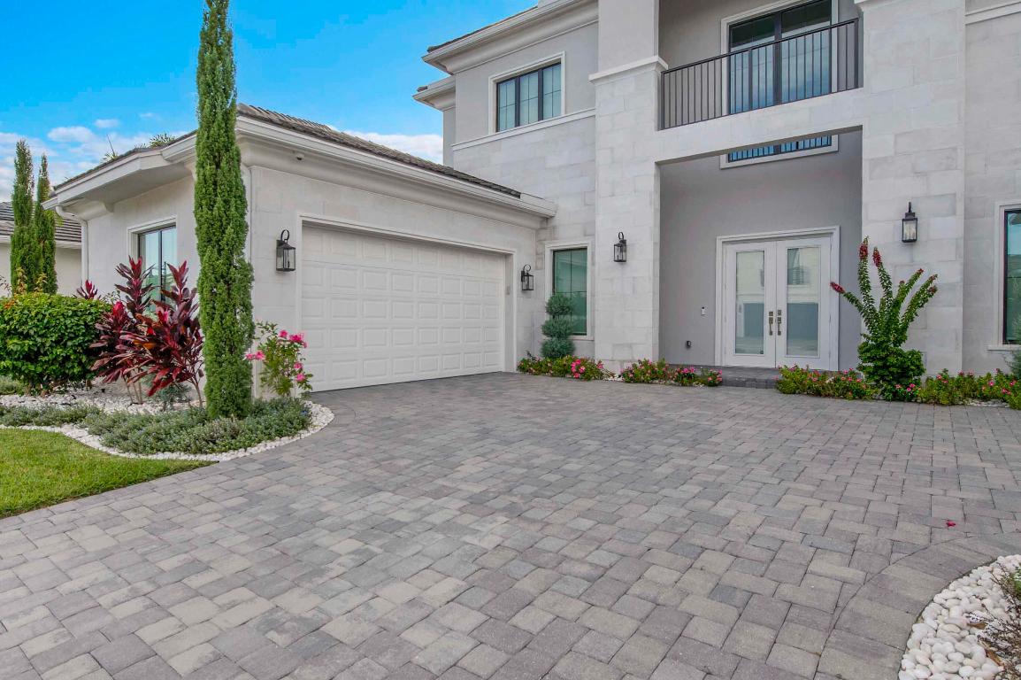 ROYAL PALM POLO - Residential