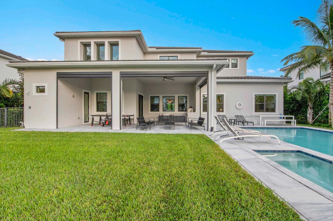ROYAL PALM POLO - Residential