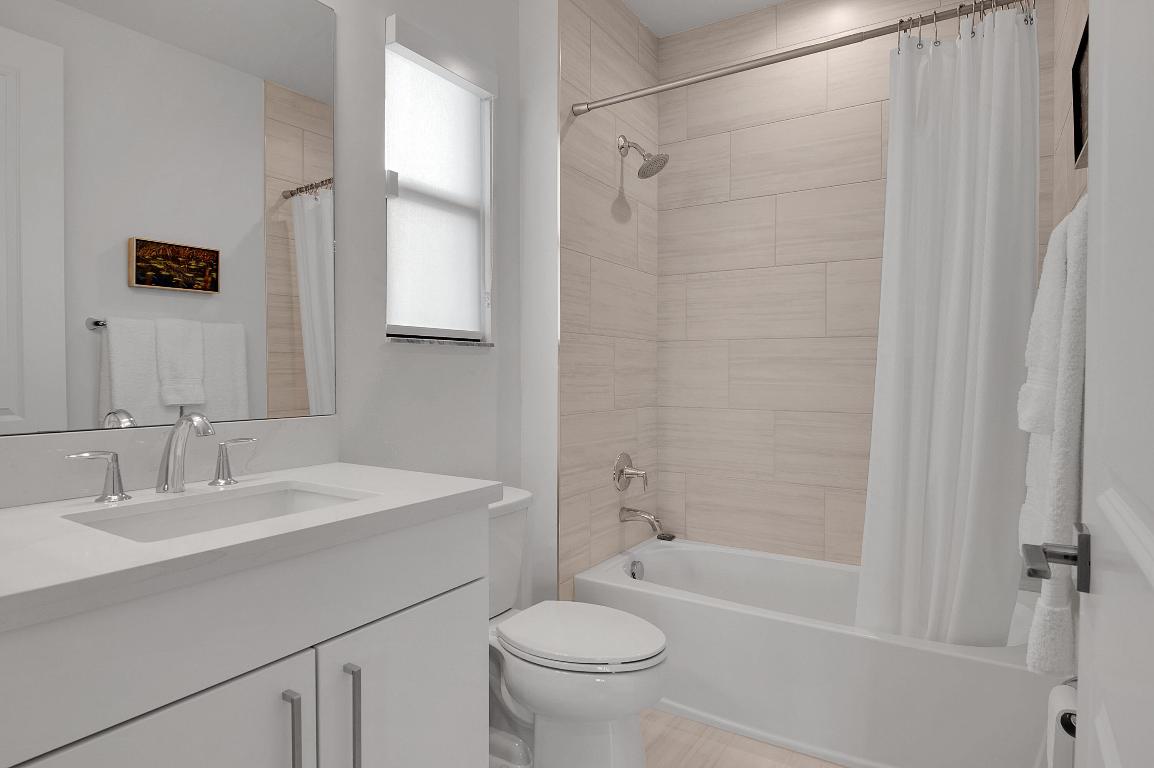 ROYAL PALM POLO - Residential