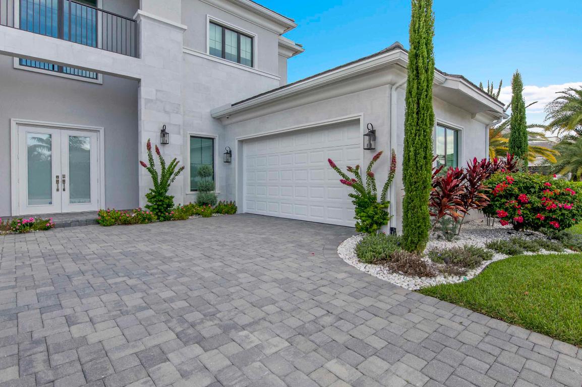 ROYAL PALM POLO - Residential