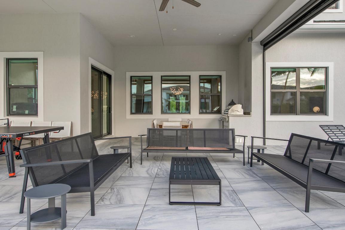 ROYAL PALM POLO - Residential