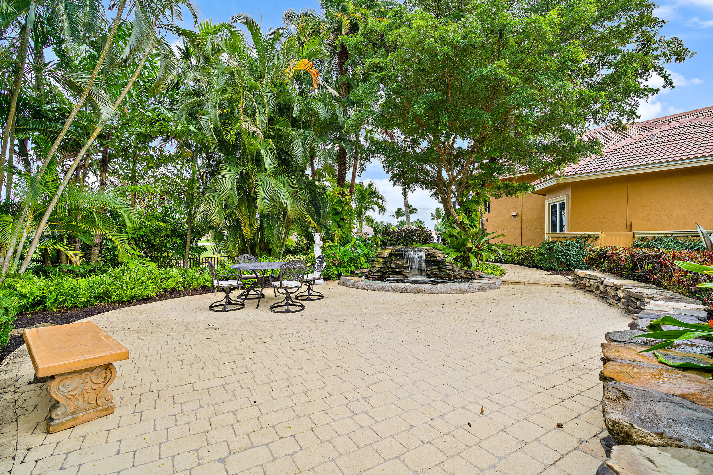 IBIS GOLF AND COUNTRY CLUB - Eagle's Isle - Residential