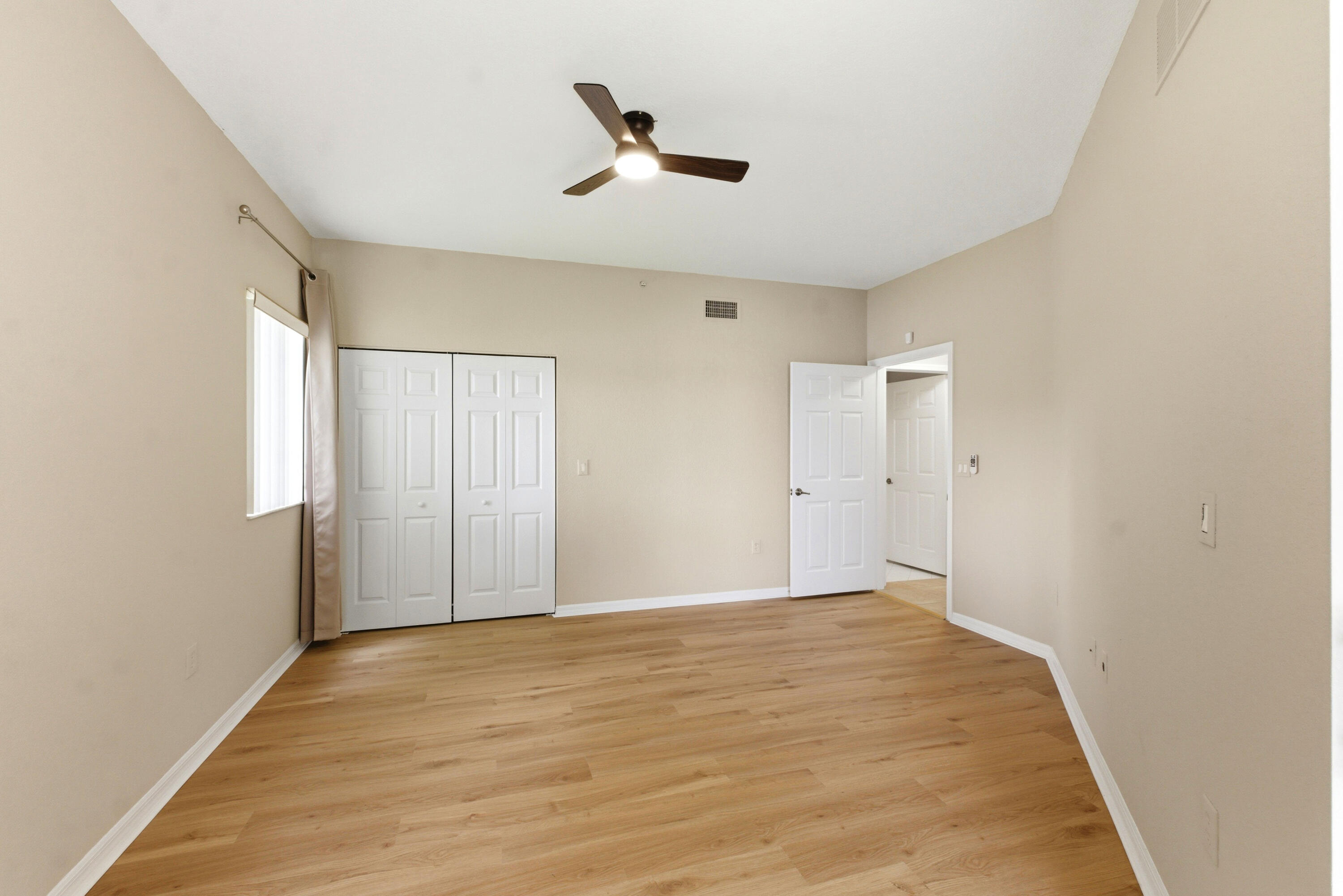 YARDLEY CONDOMINIUM E - Residential Lease