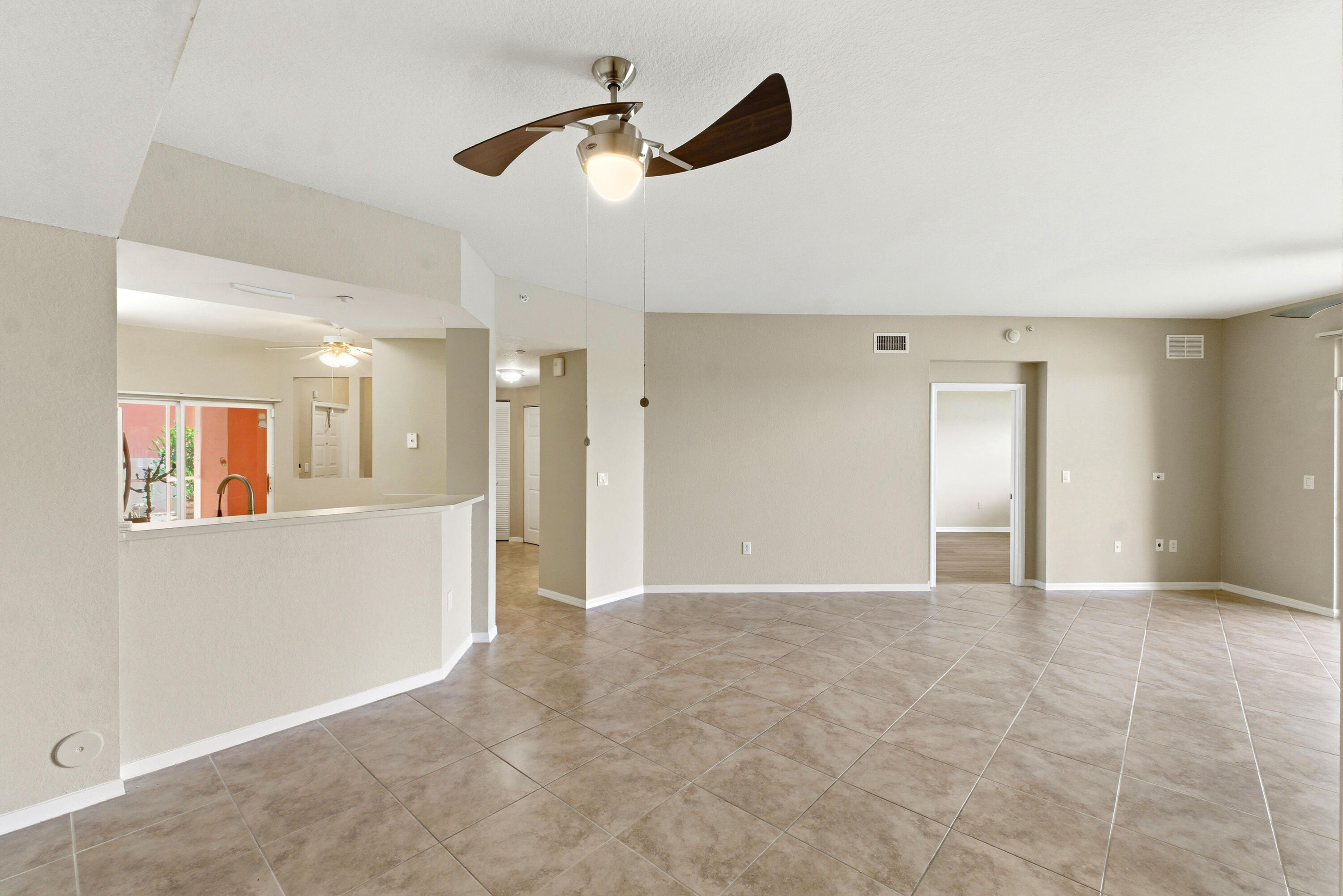 YARDLEY CONDOMINIUM E - Residential Lease