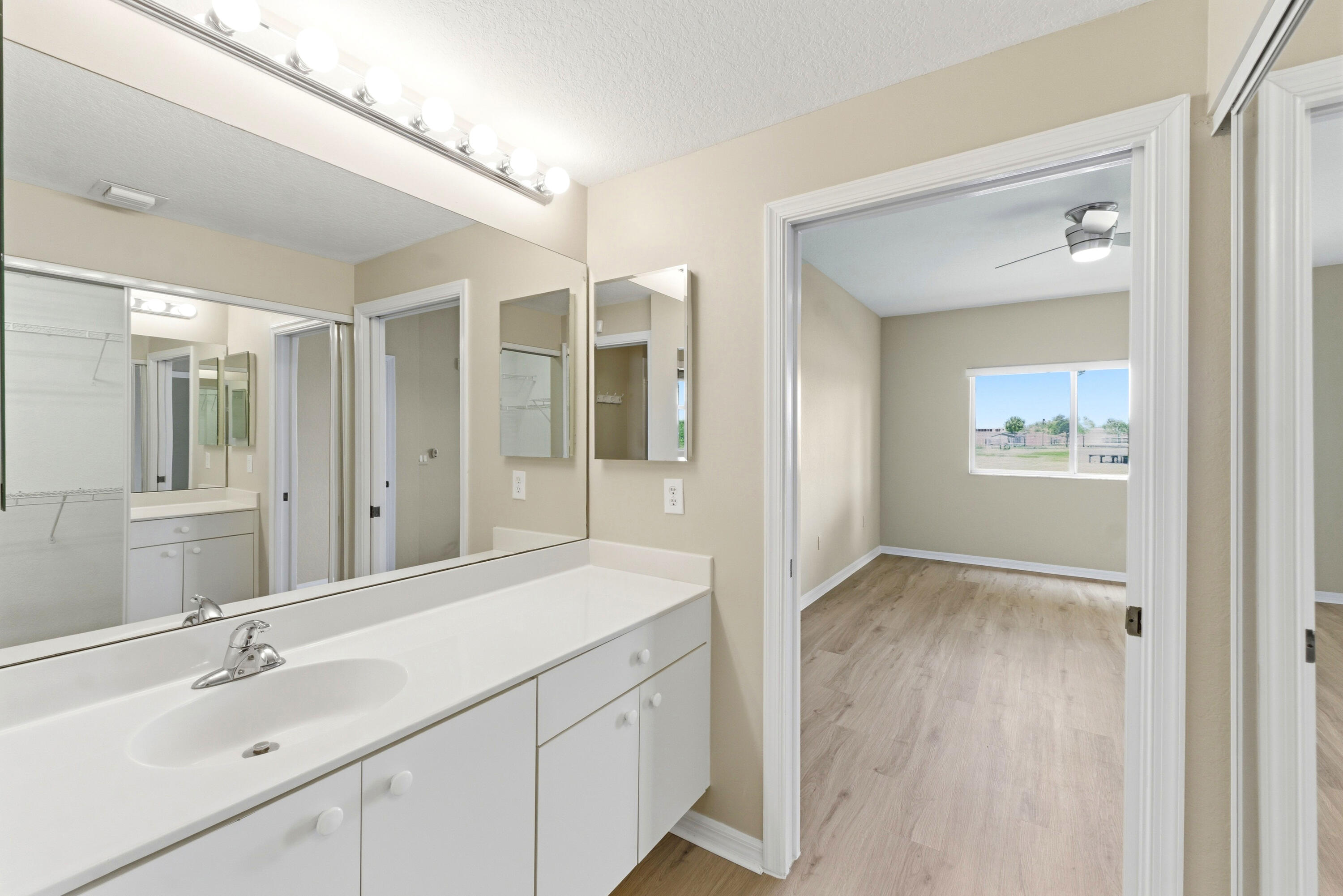 YARDLEY CONDOMINIUM E - Residential Lease