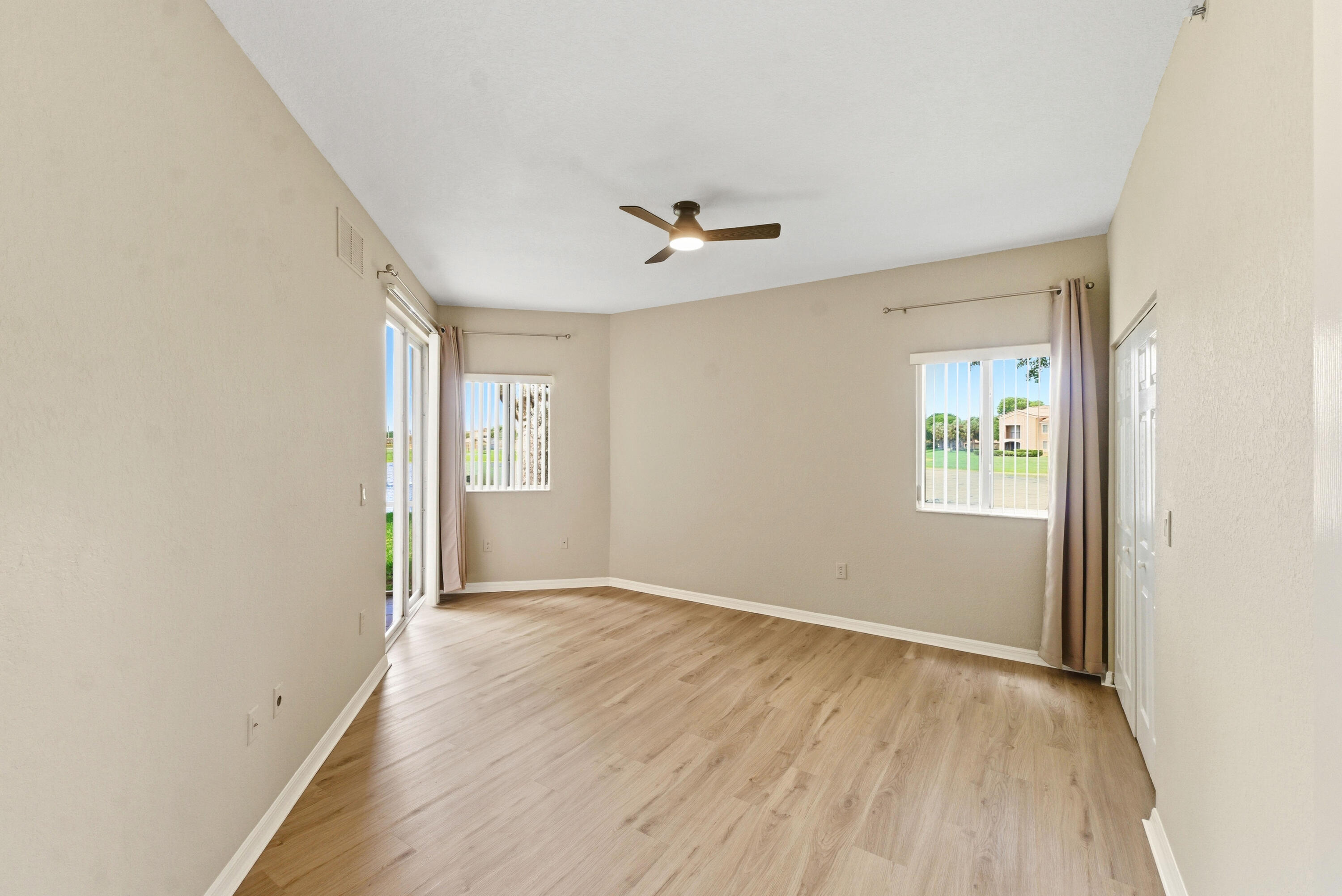 YARDLEY CONDOMINIUM E - Residential Lease