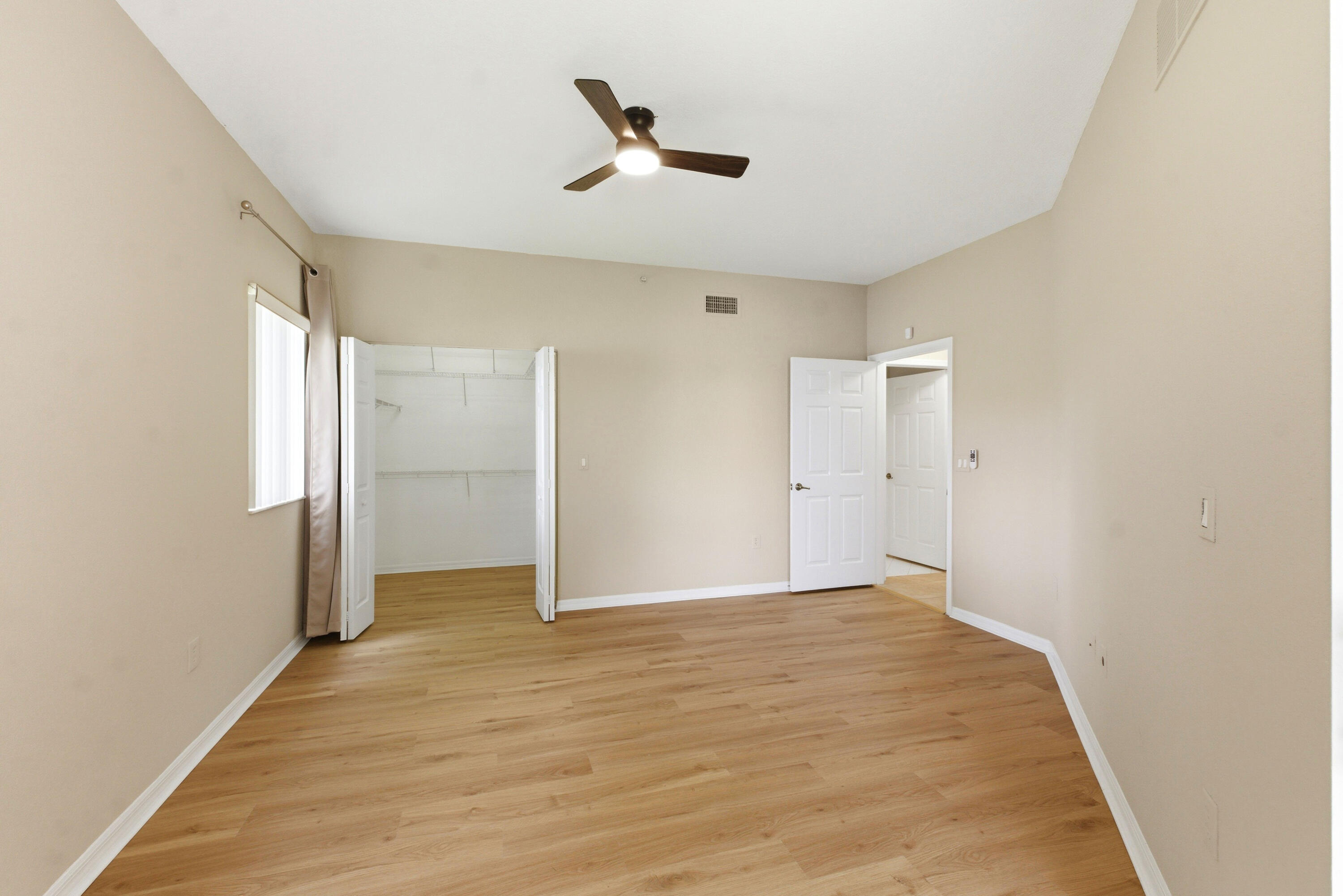 YARDLEY CONDOMINIUM E - Residential Lease