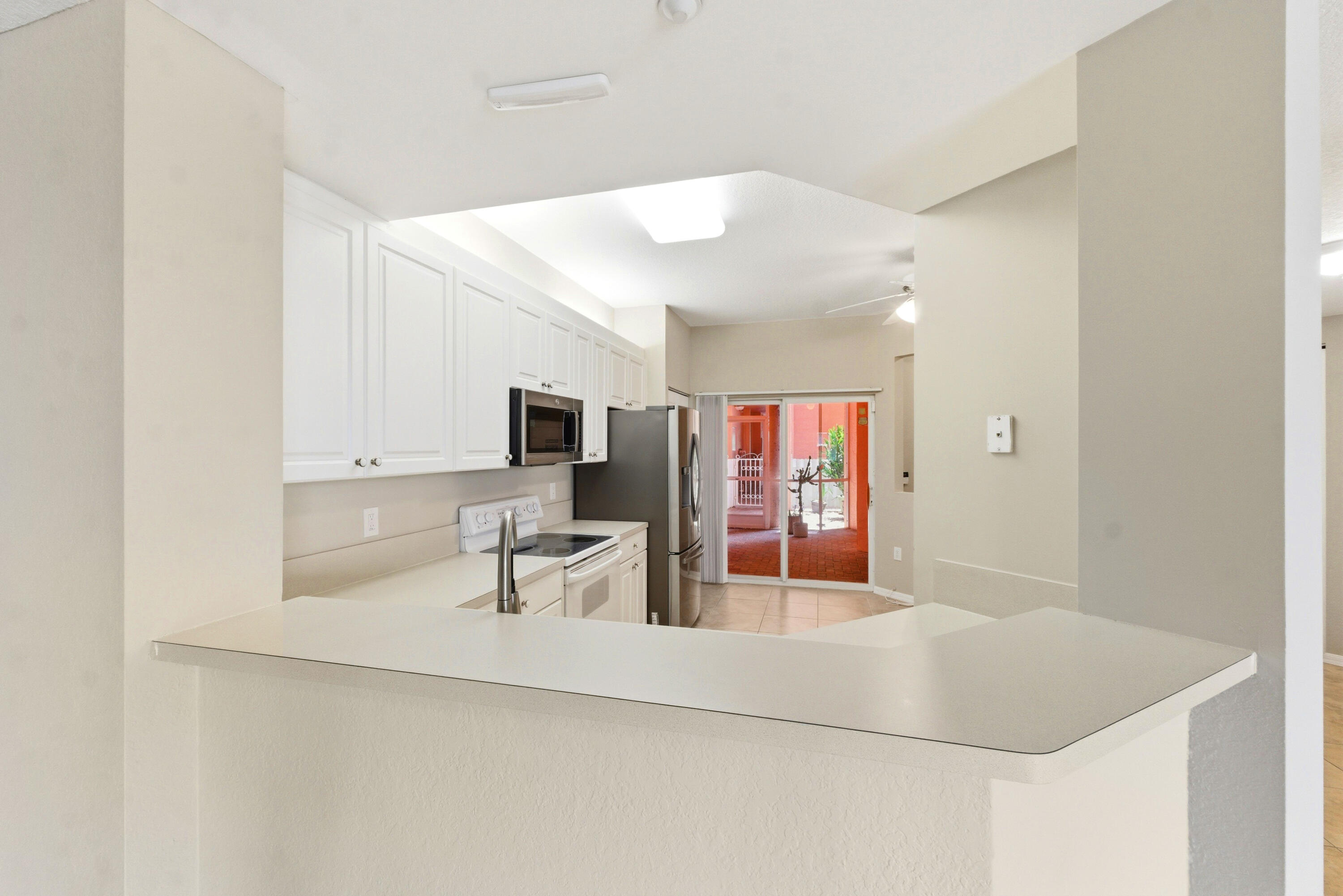 YARDLEY CONDOMINIUM E - Residential Lease