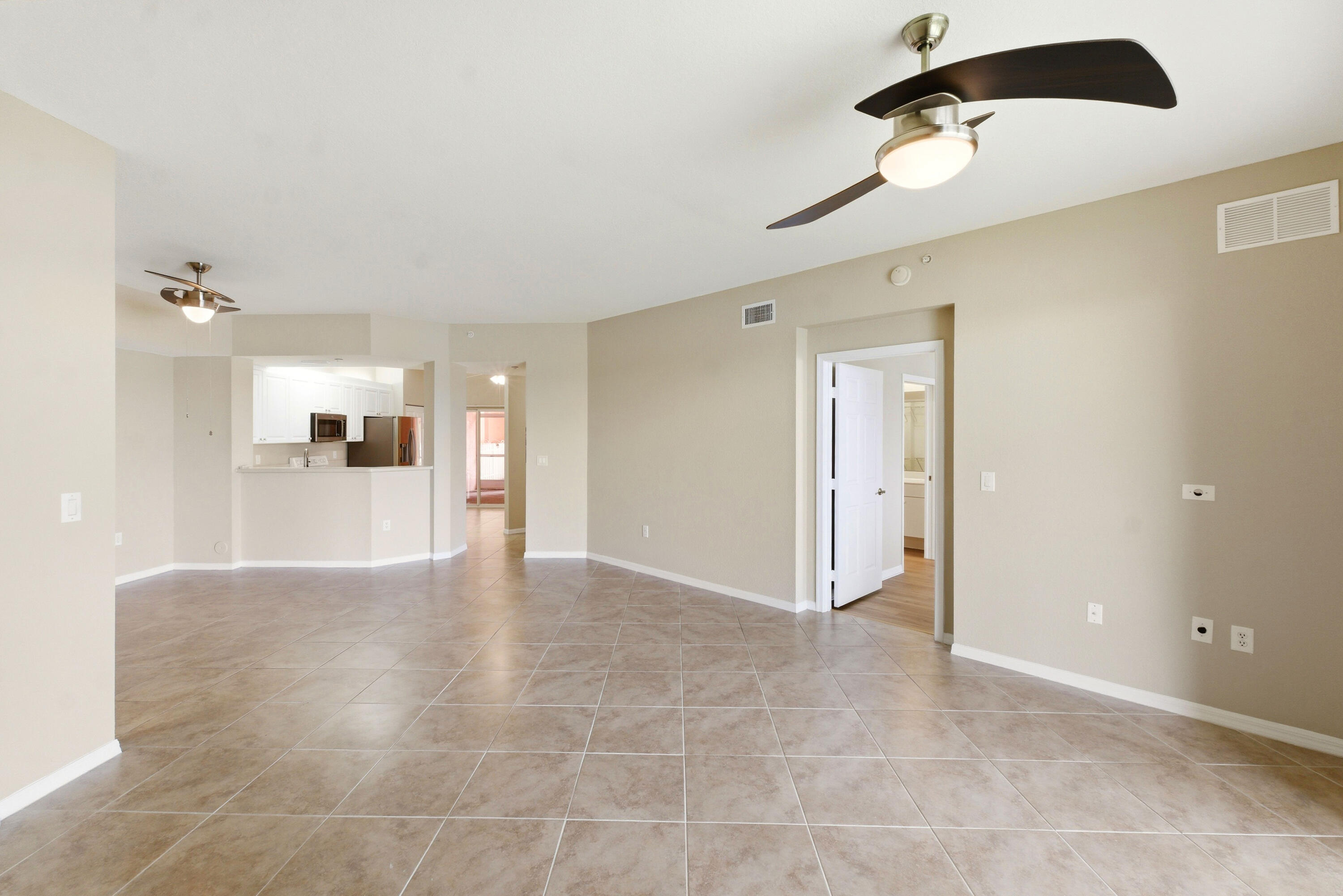 YARDLEY CONDOMINIUM E - Residential Lease