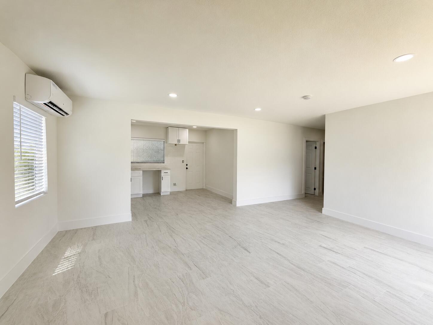 IRENE PLAZA - Residential