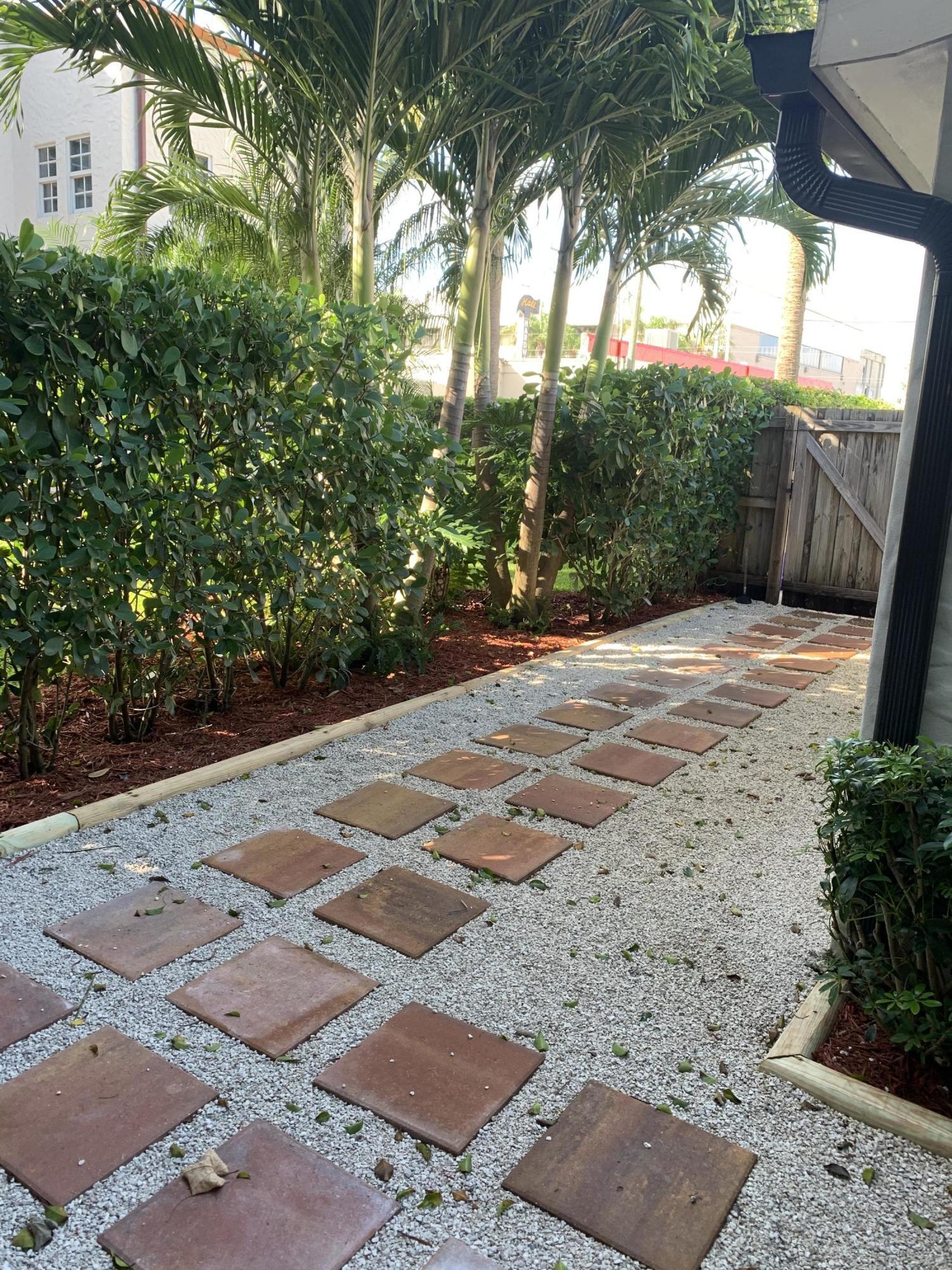 LAFAYETTE PARK - Residential Lease
