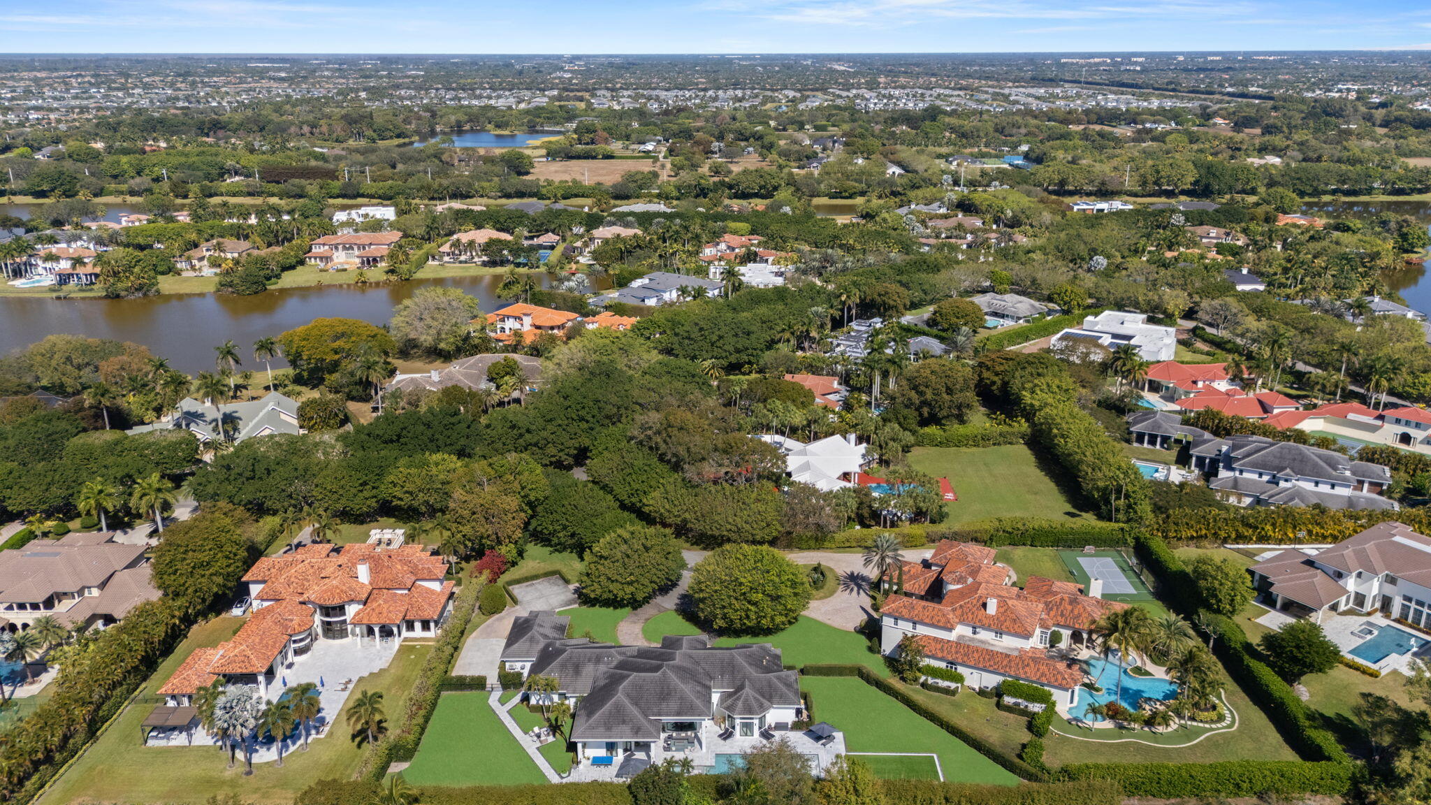 LONG LAKE ESTATES - Residential