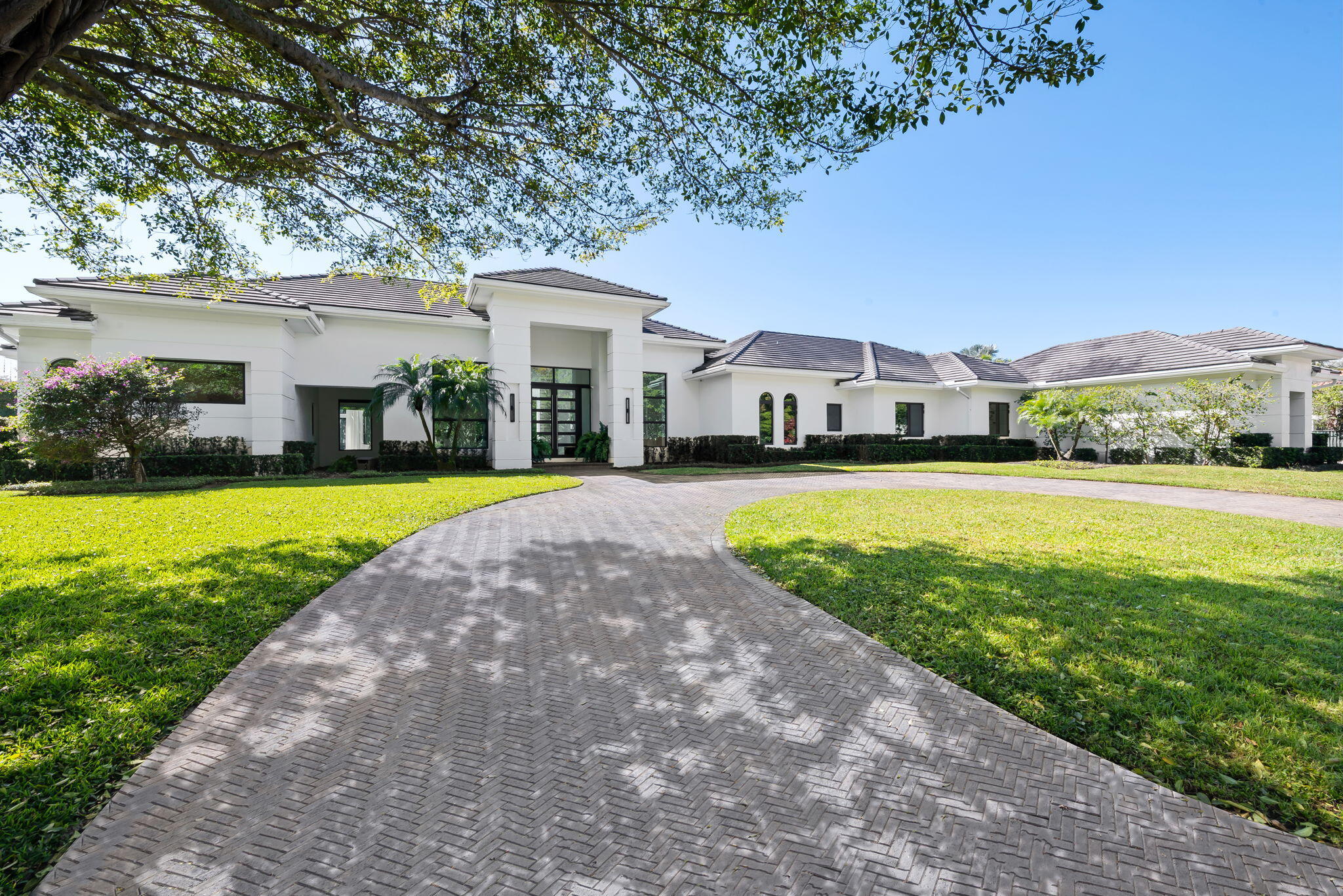 LONG LAKE ESTATES - Residential