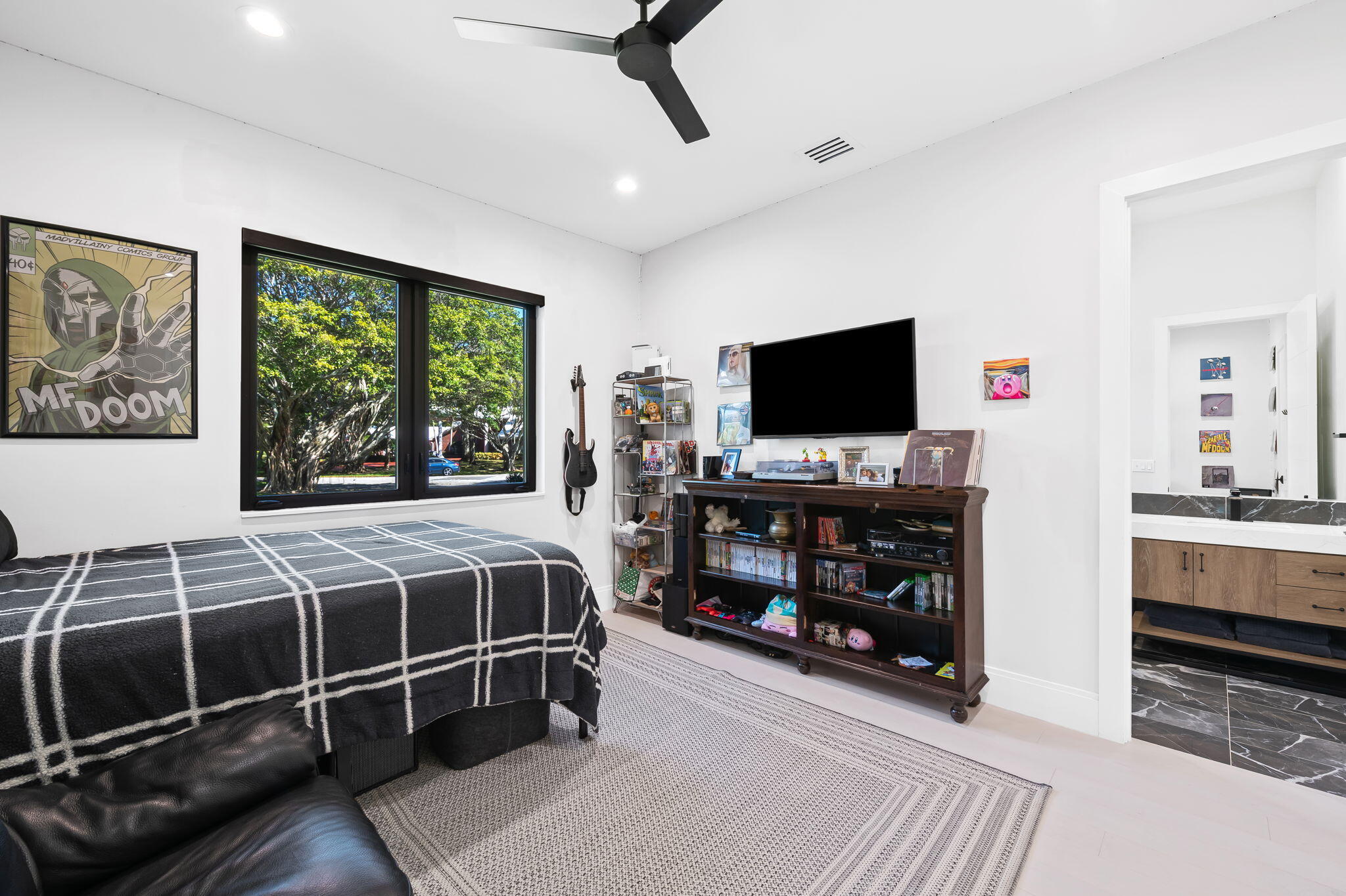 LONG LAKE ESTATES - Residential