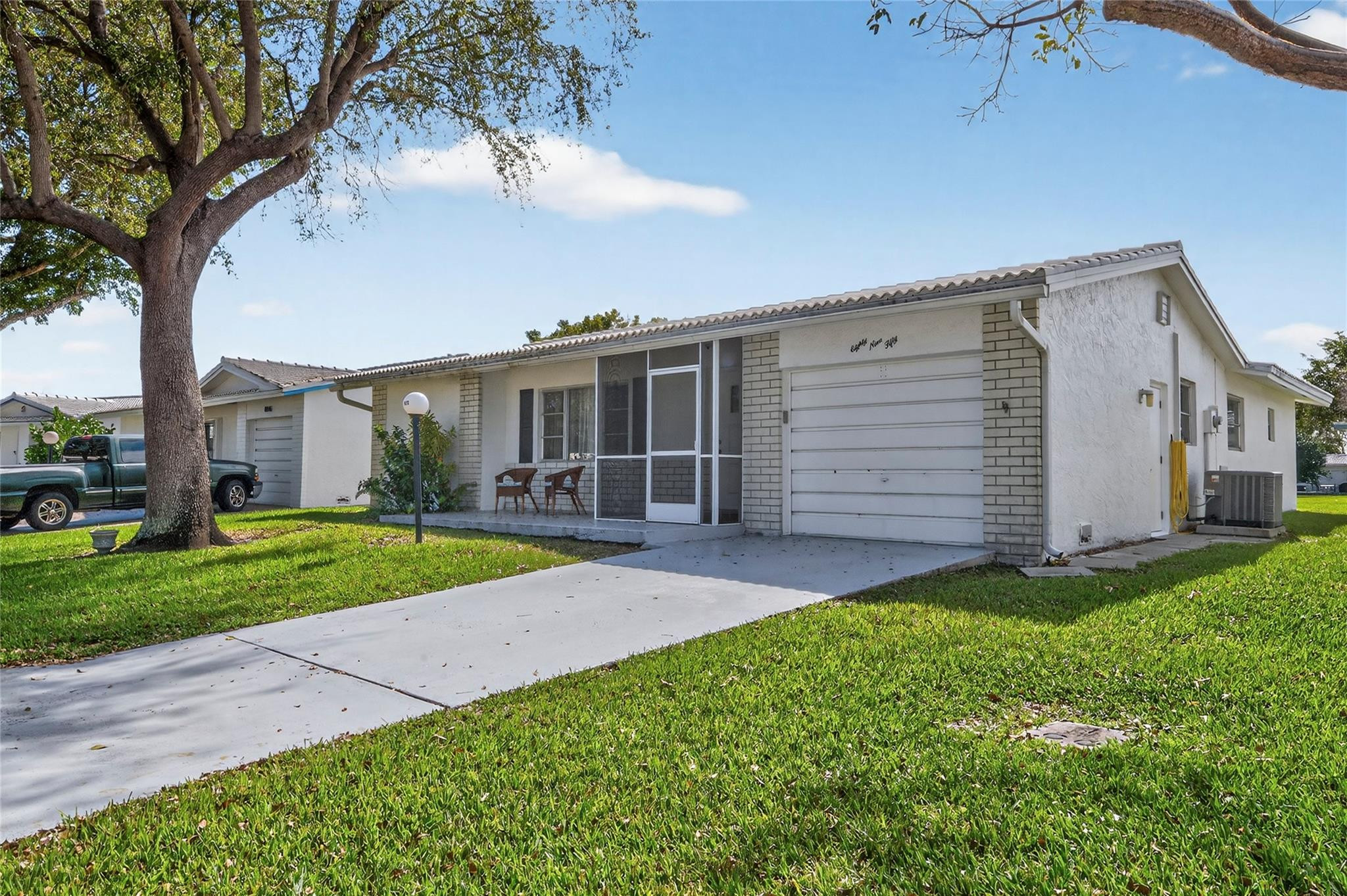 Lauderdale West 3 Sec 83- - Residential