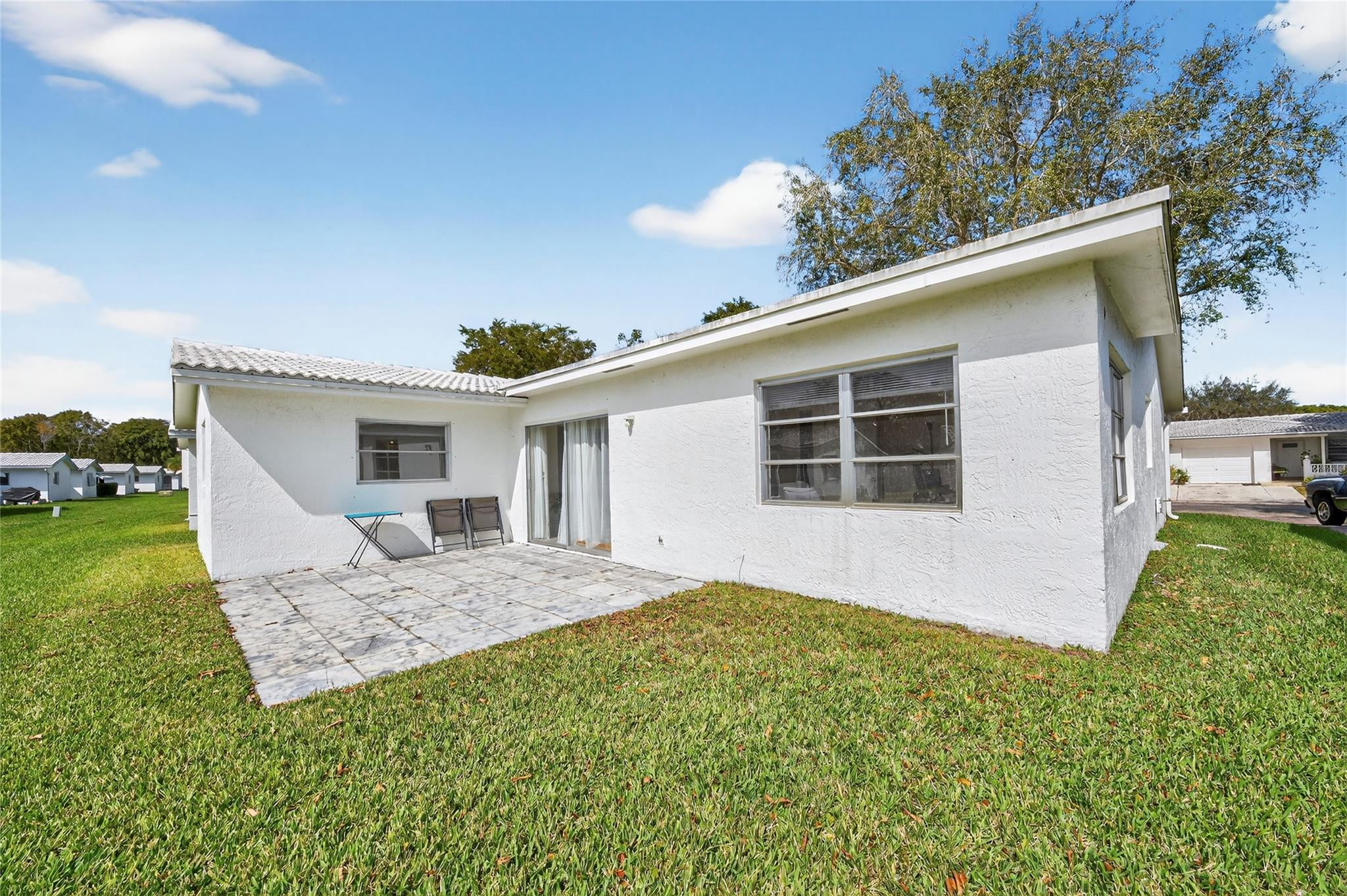 Lauderdale West 3 Sec 83- - Residential