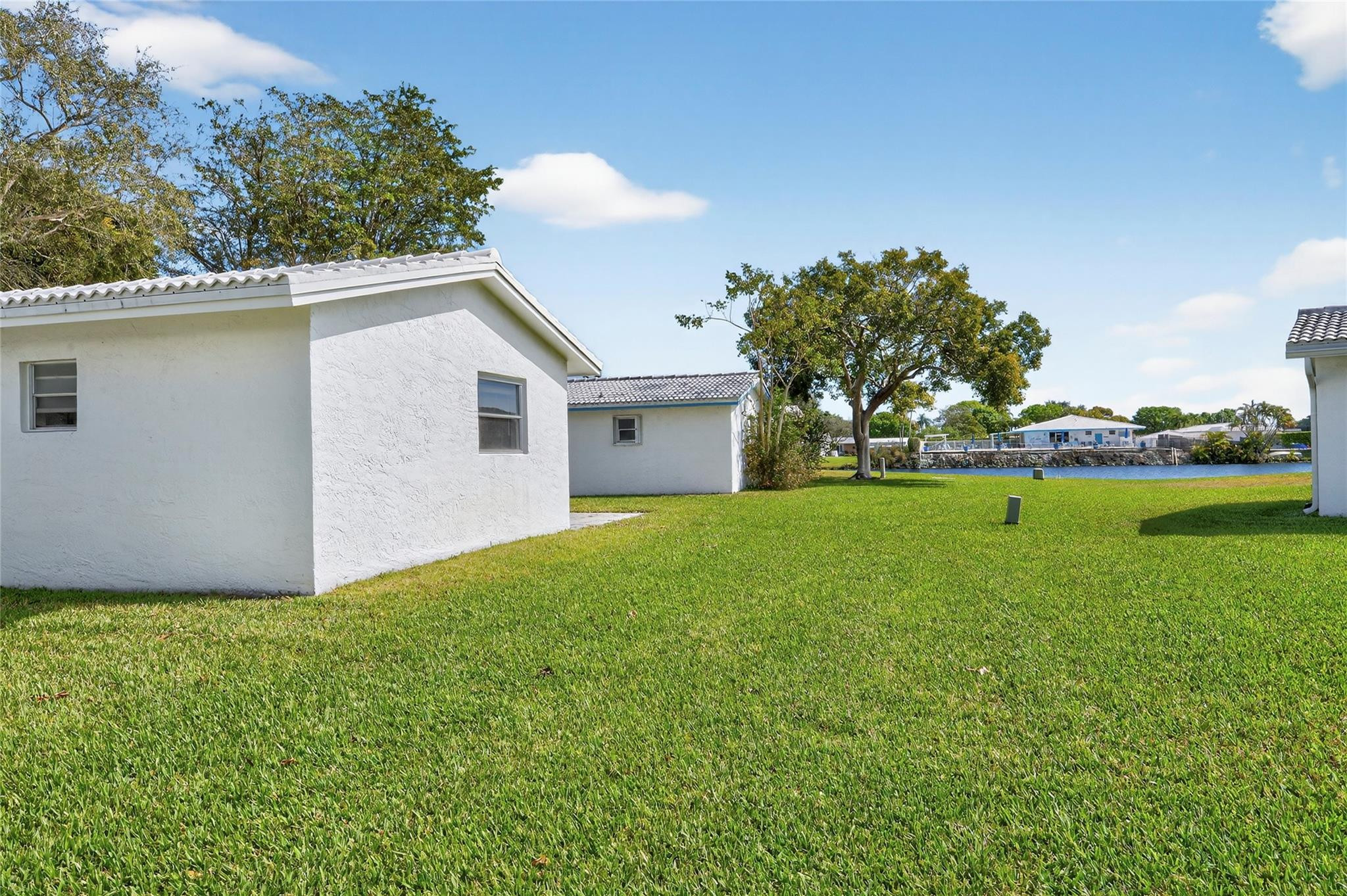 Lauderdale West 3 Sec 83- - Residential
