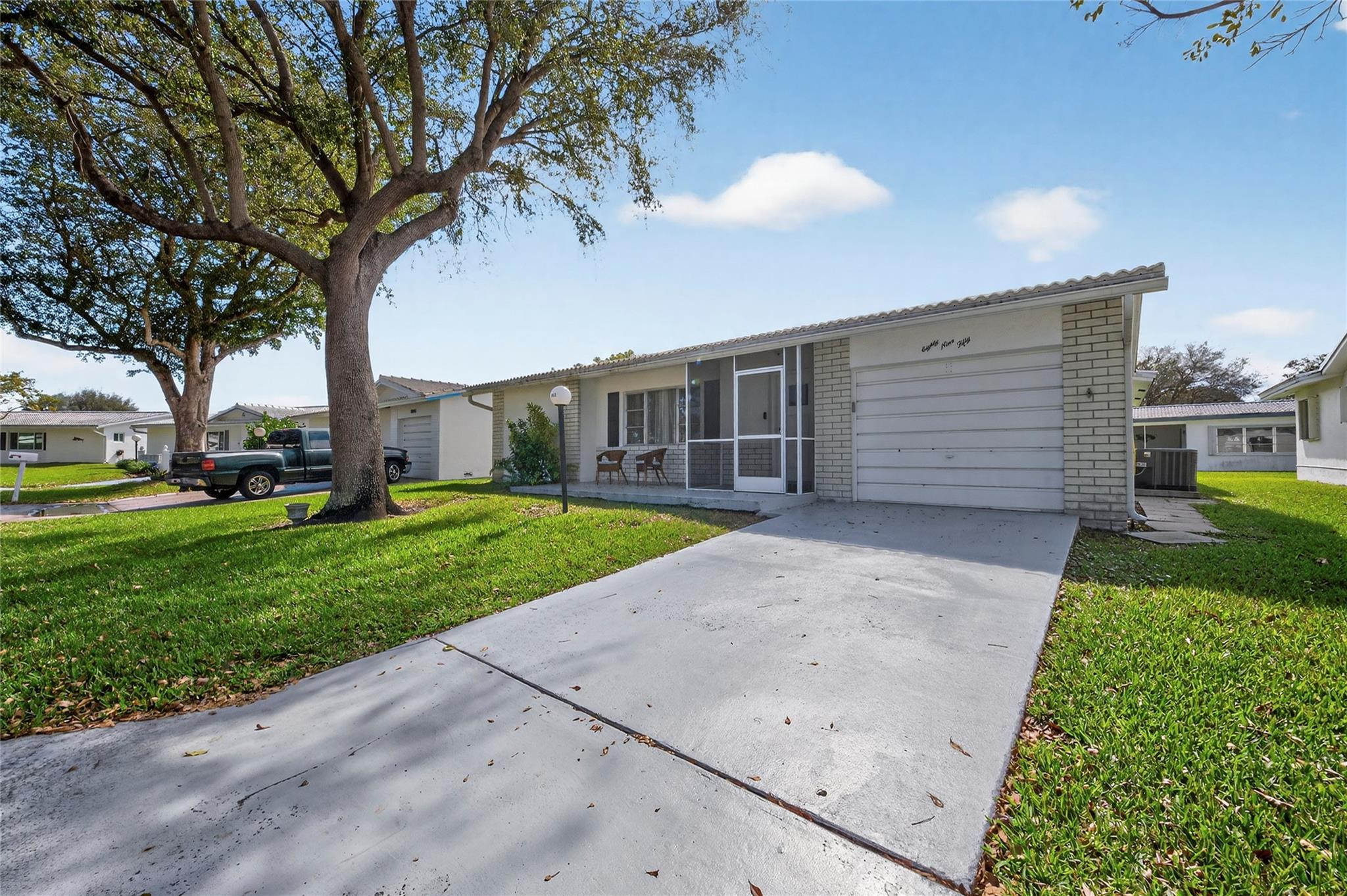 Lauderdale West 3 Sec 83- - Residential