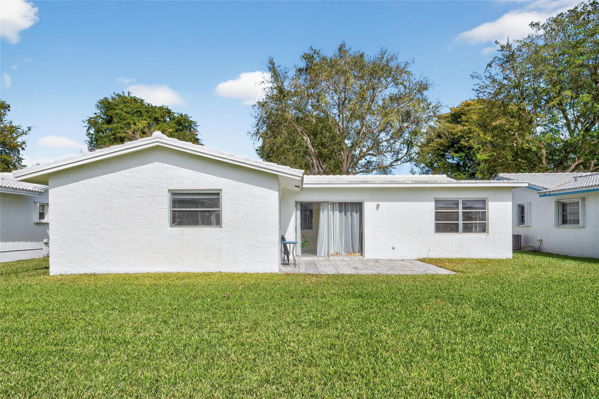 Lauderdale West 3 Sec 83- - Residential