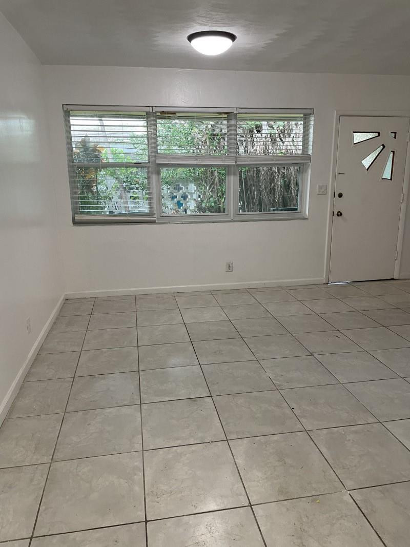HOLLYWOOD COUNTRY CLUB DI - Residential Lease