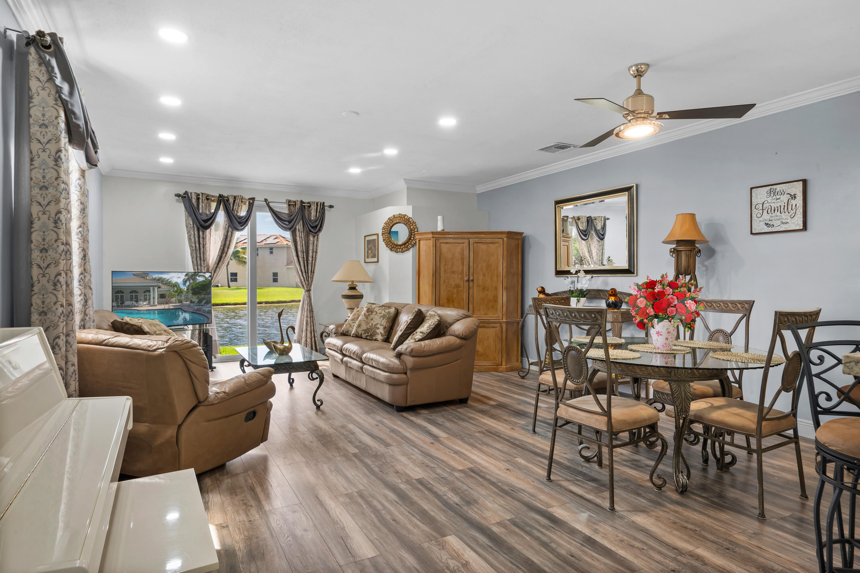 SAWGRASS EXCHANGE PLAT - Residential