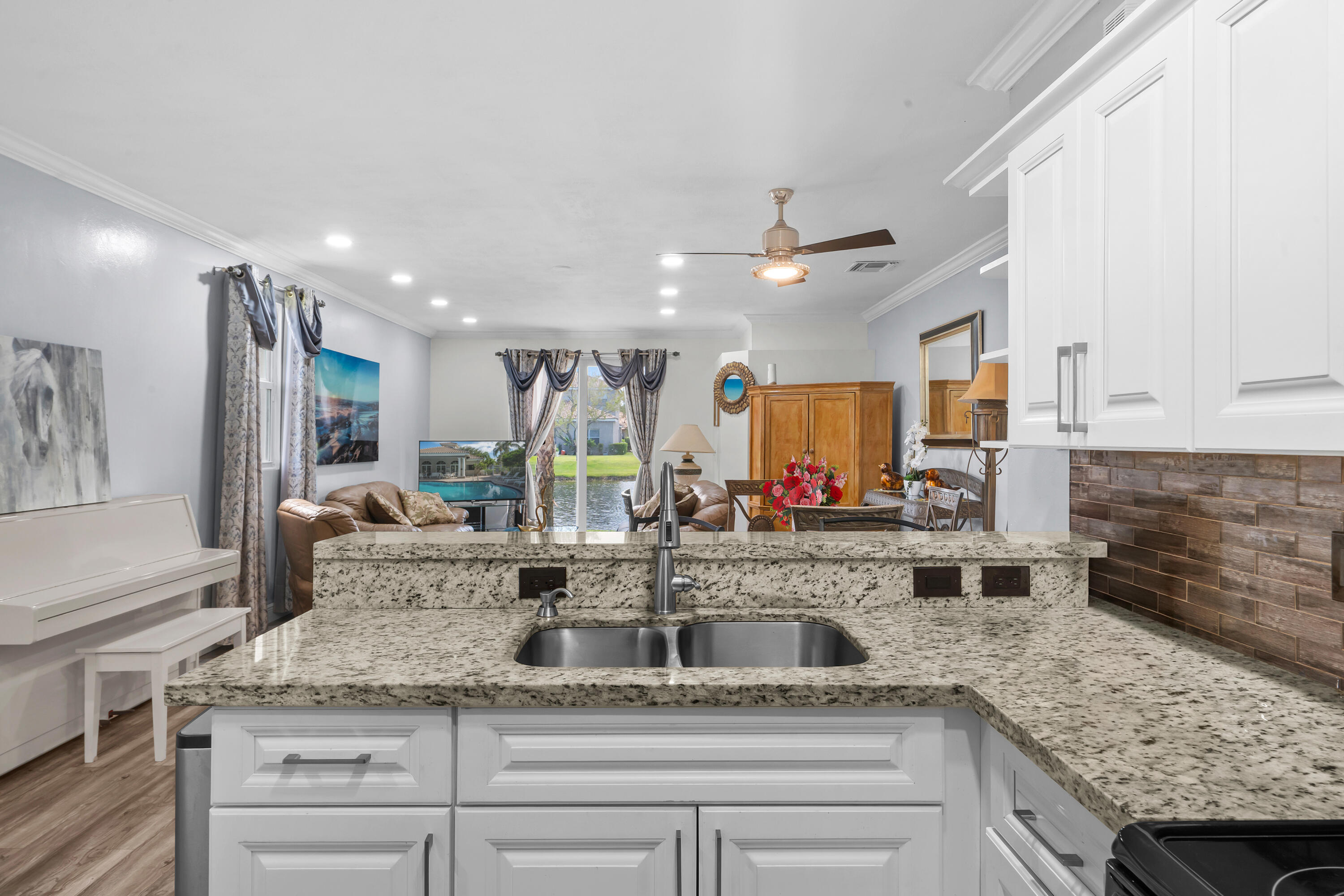 SAWGRASS EXCHANGE PLAT - Residential