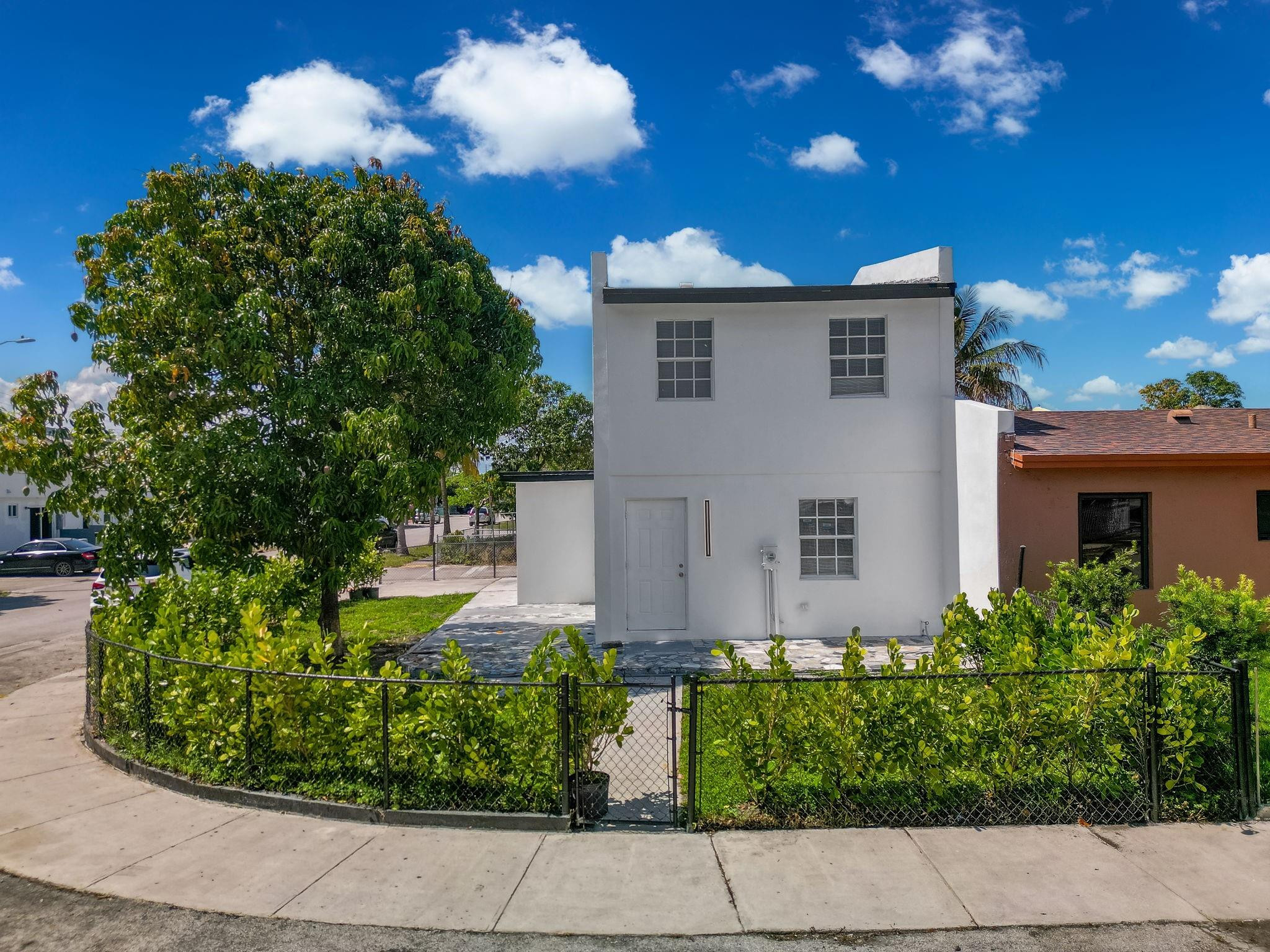 KINGS GARDENS SEC TWO - Residential Lease