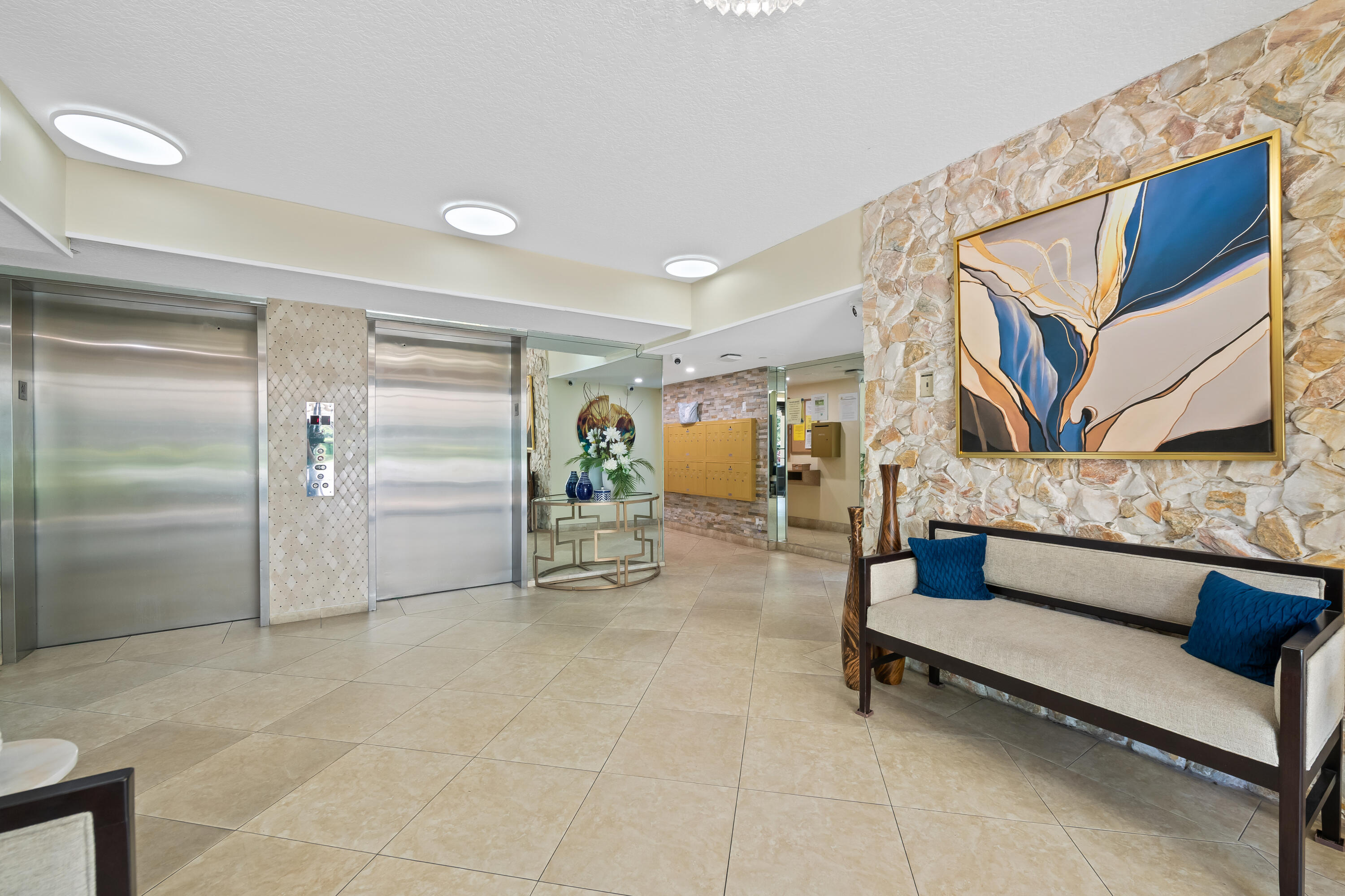 NO 112 PALM-AIRE COUNTRY CLUB - Residential