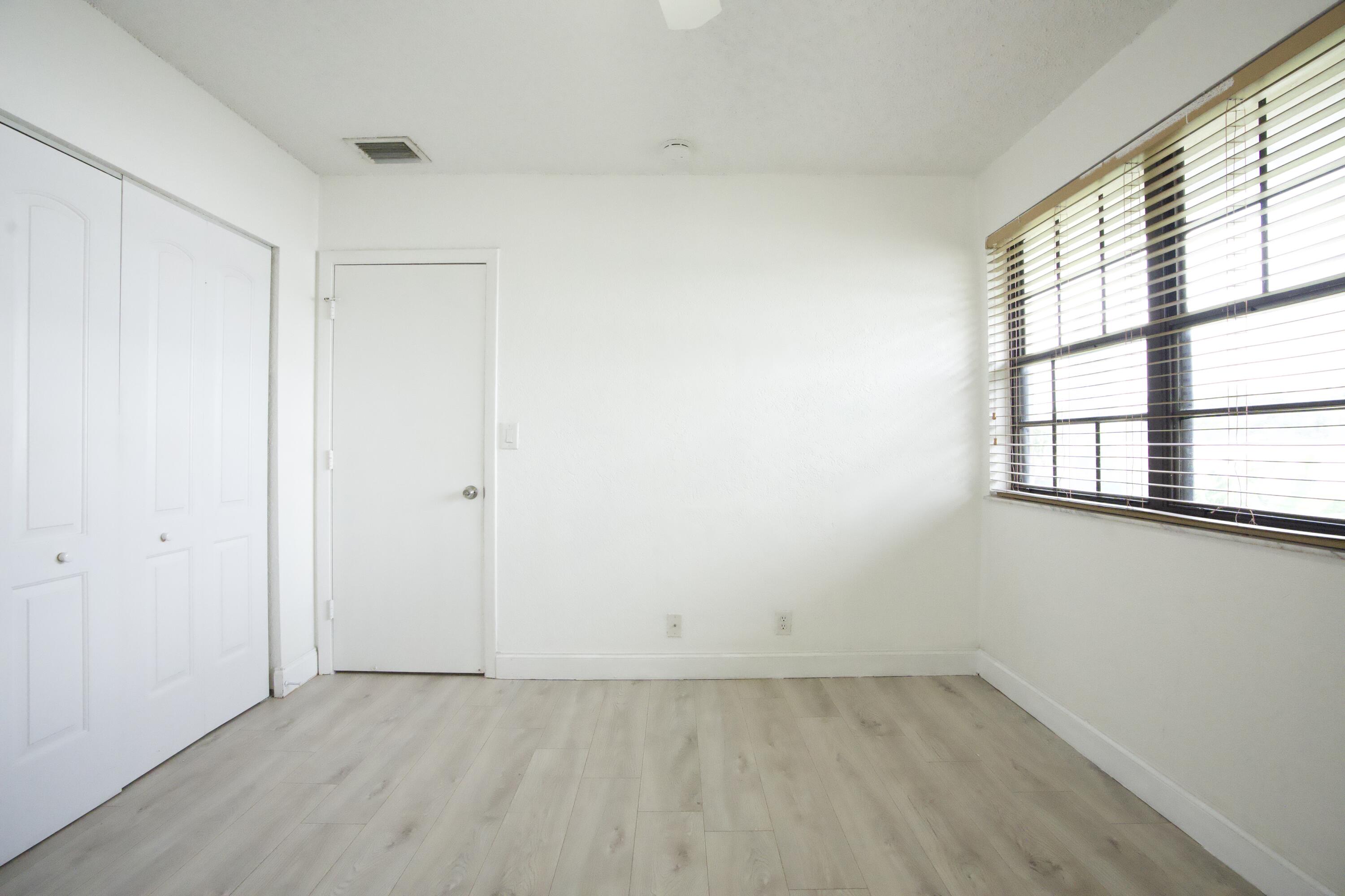CORAL SPRINGS ESTATE TOWNHOMES - Residential