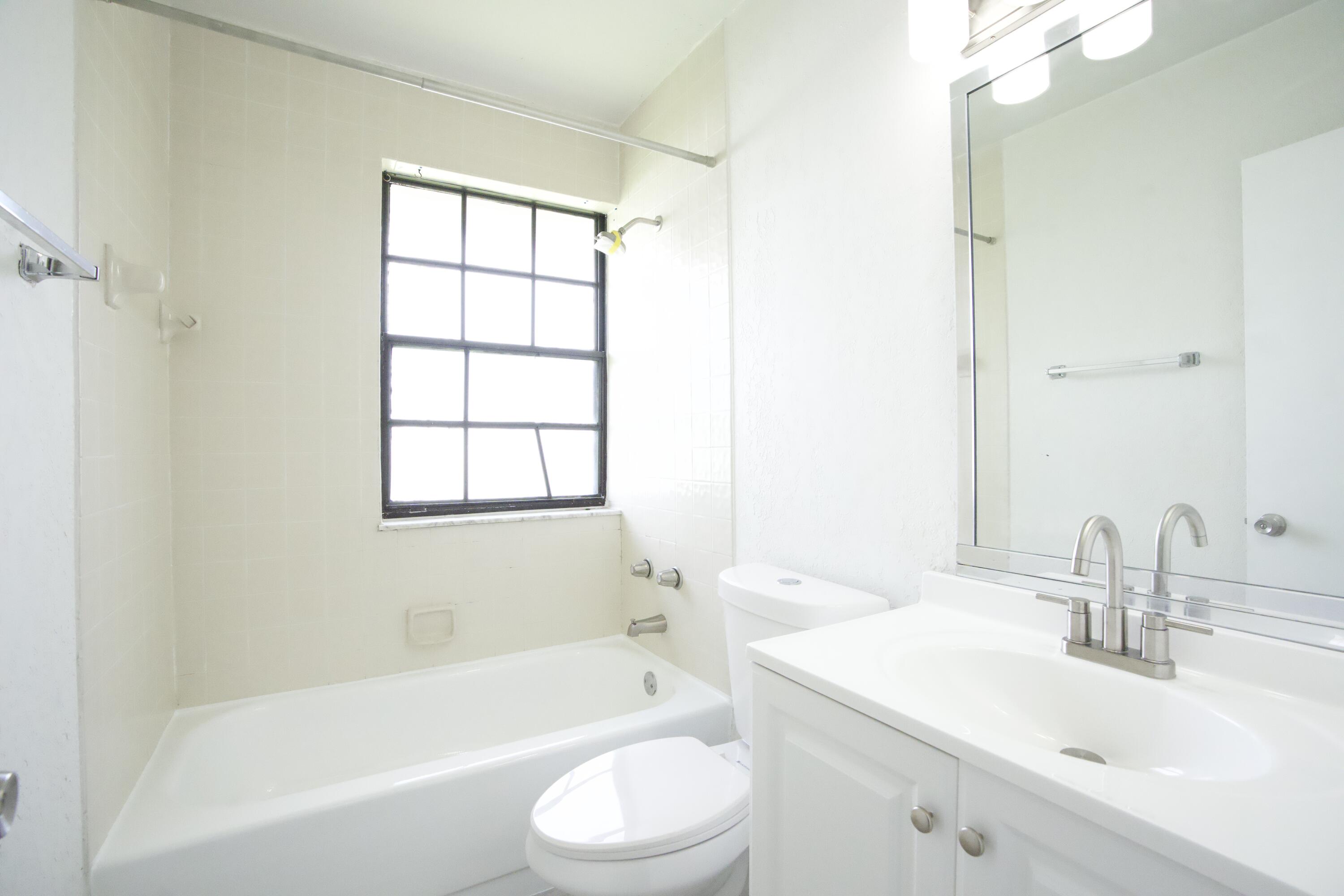 CORAL SPRINGS ESTATE TOWNHOMES - Residential
