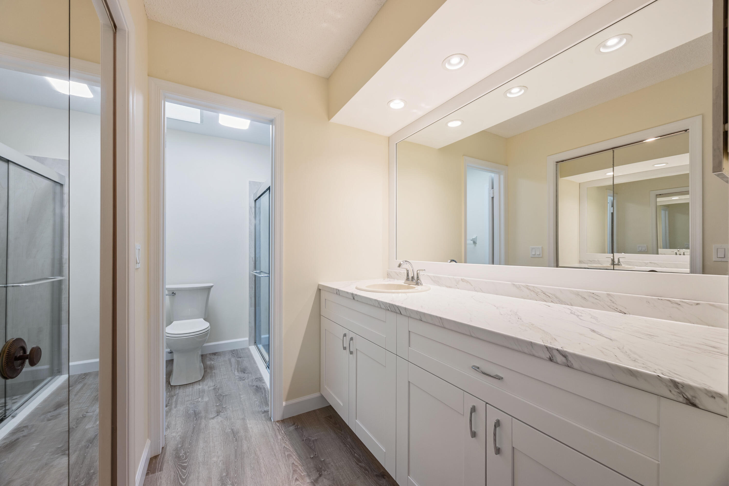 RIDGEPOINTE WOODS VILLAS - Residential