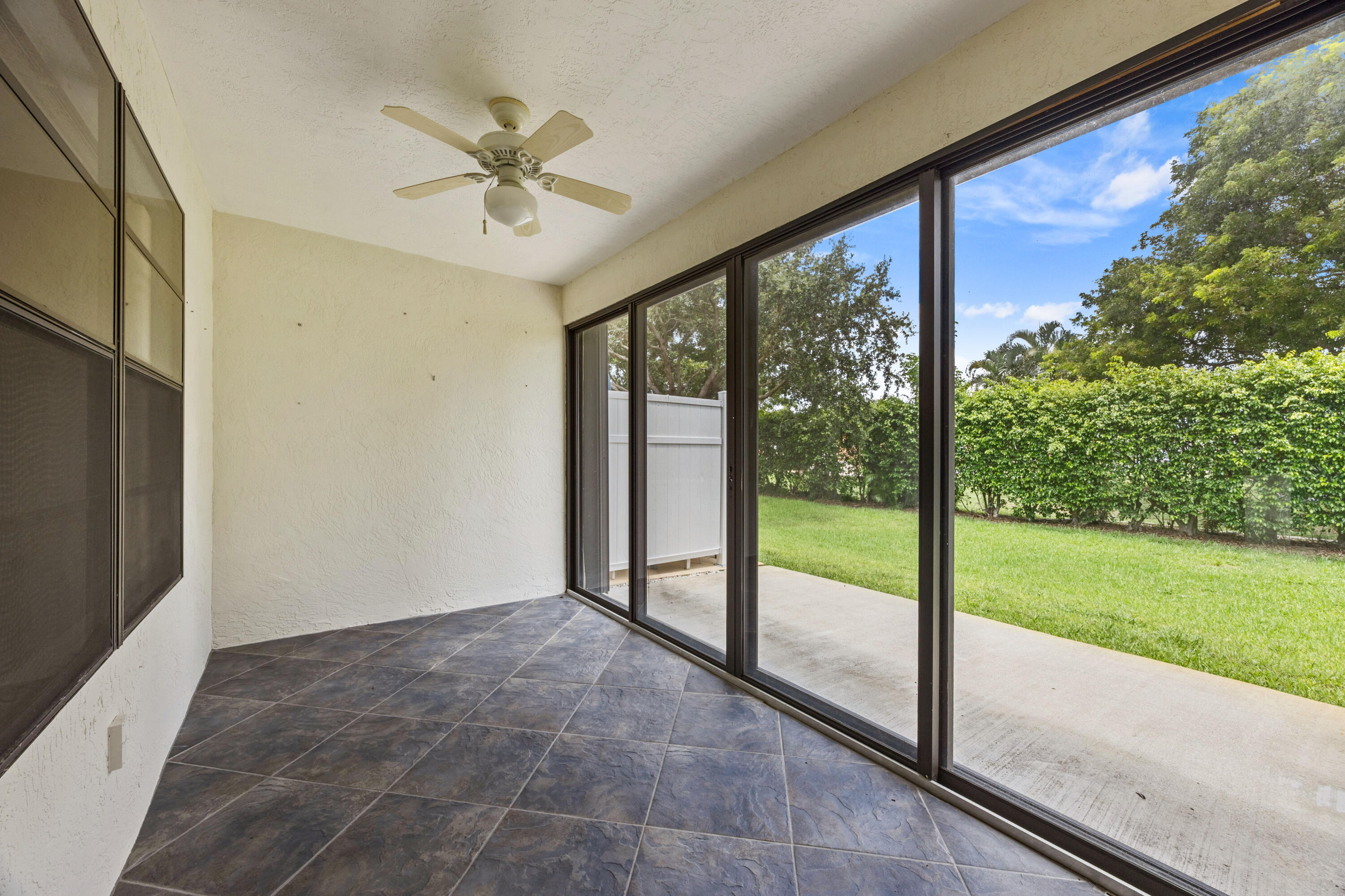 RIDGEPOINTE WOODS VILLAS - Residential