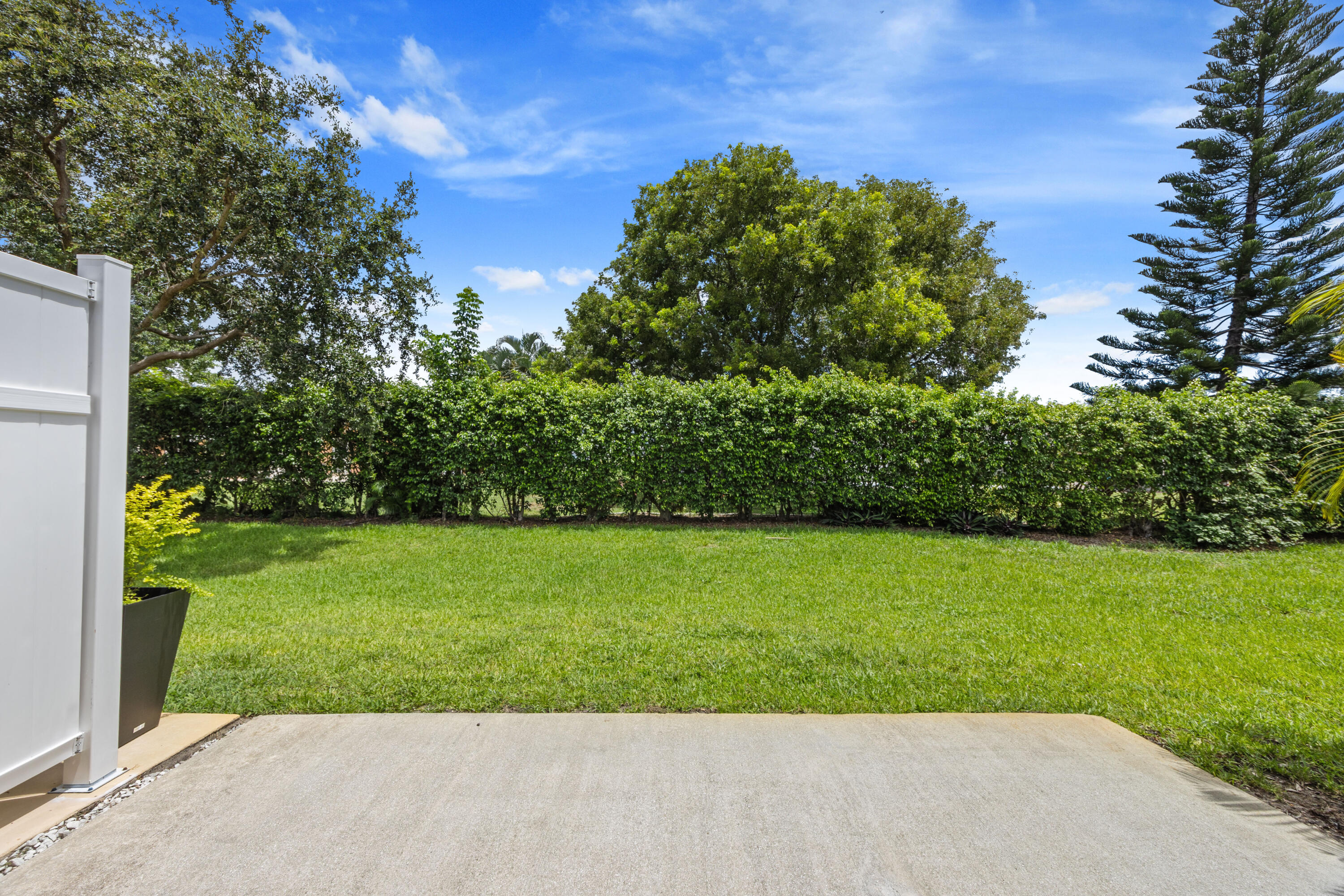 RIDGEPOINTE WOODS VILLAS - Residential