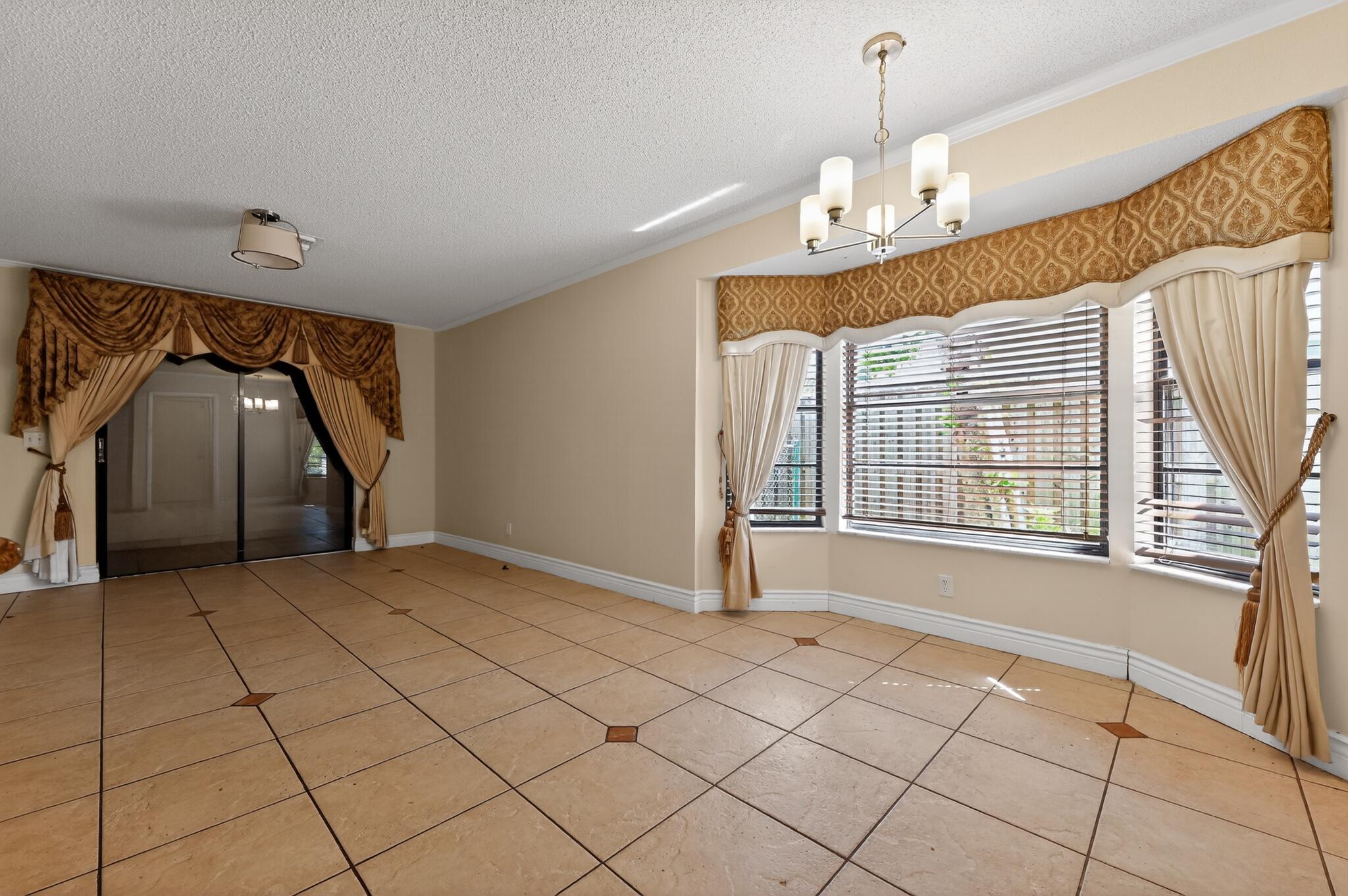 LAKES OF SHERBROOKE PH 4 - Residential